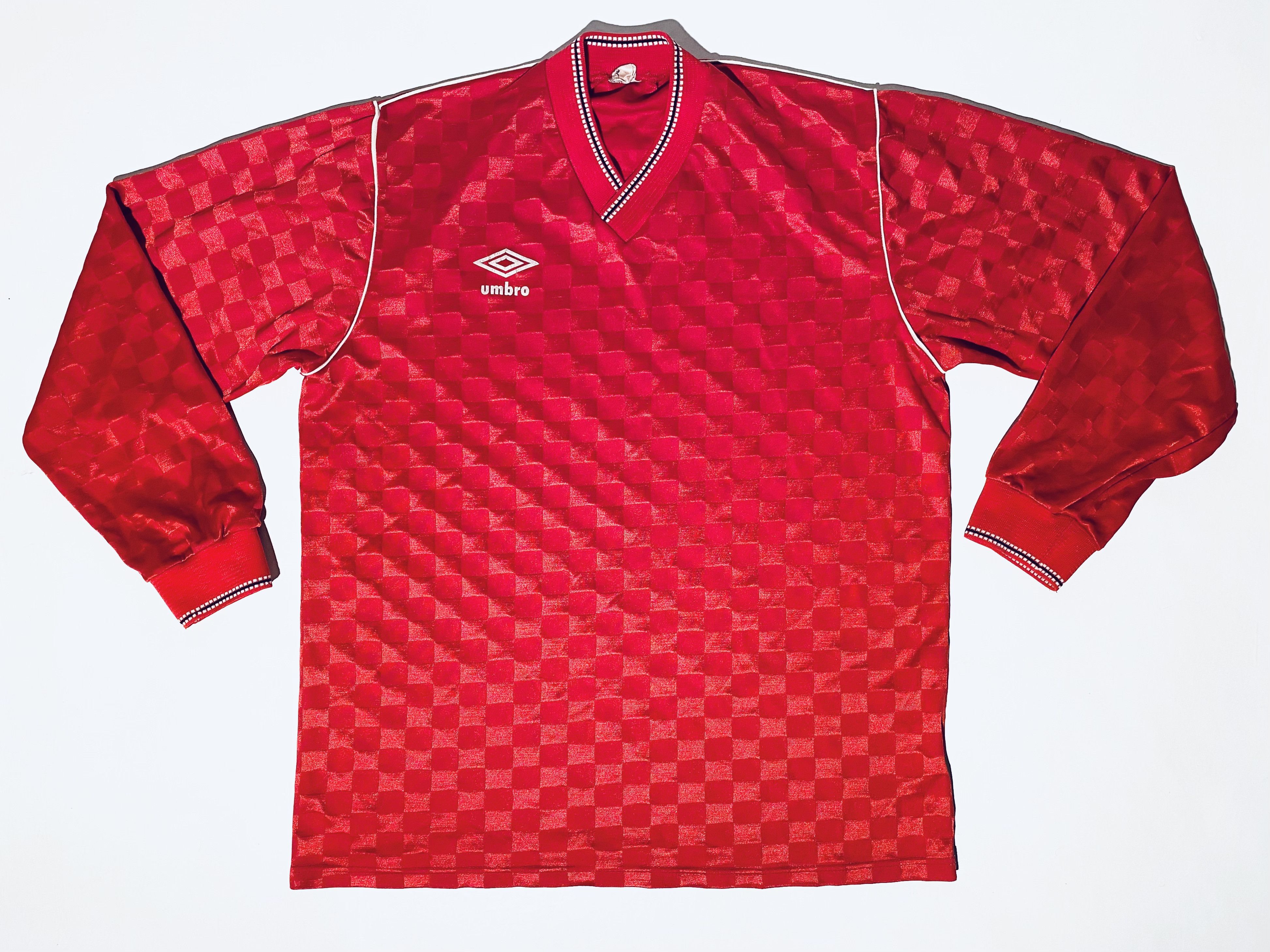 Umbro Umbro 90s Red Template Football Shirt Jersey Size US M / EU 48-50 / 2 - 3 Thumbnail