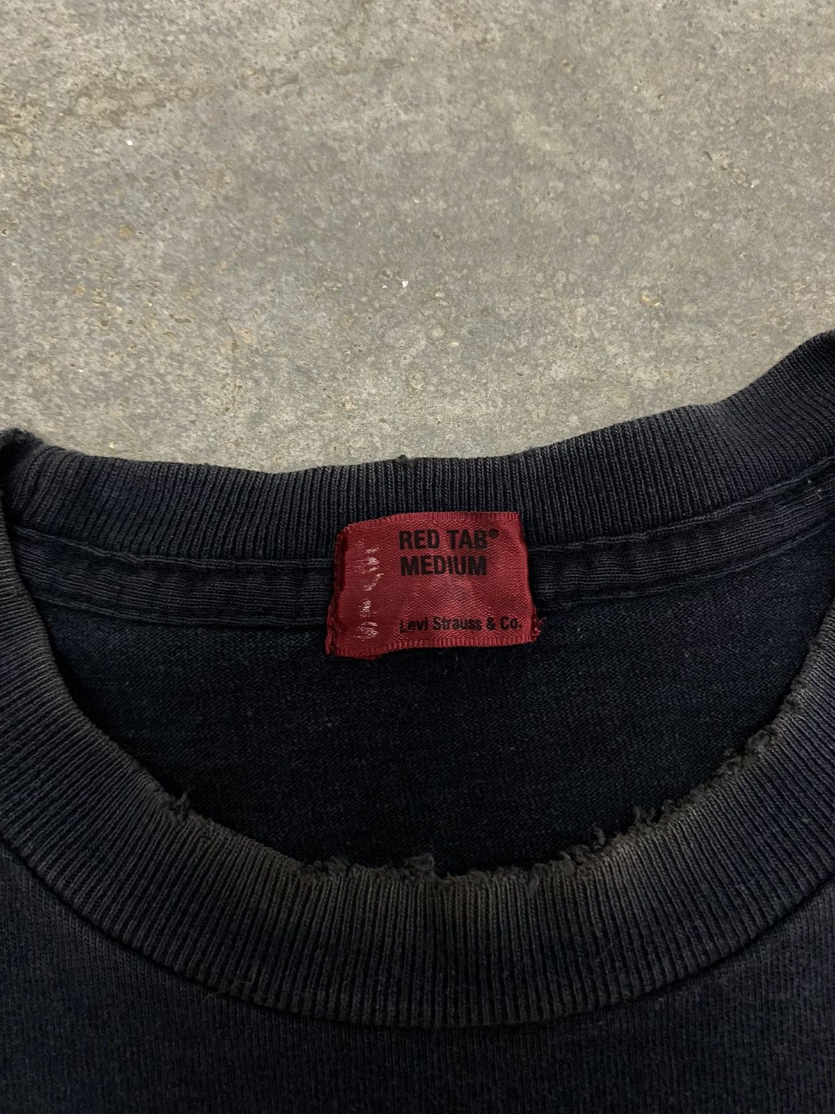 Vintage 🔥SICK Vintage Distressed Levis 501 Red Tab Tshirt Vtg Band Size US M / EU 48-50 / 2 - 8 Thumbnail