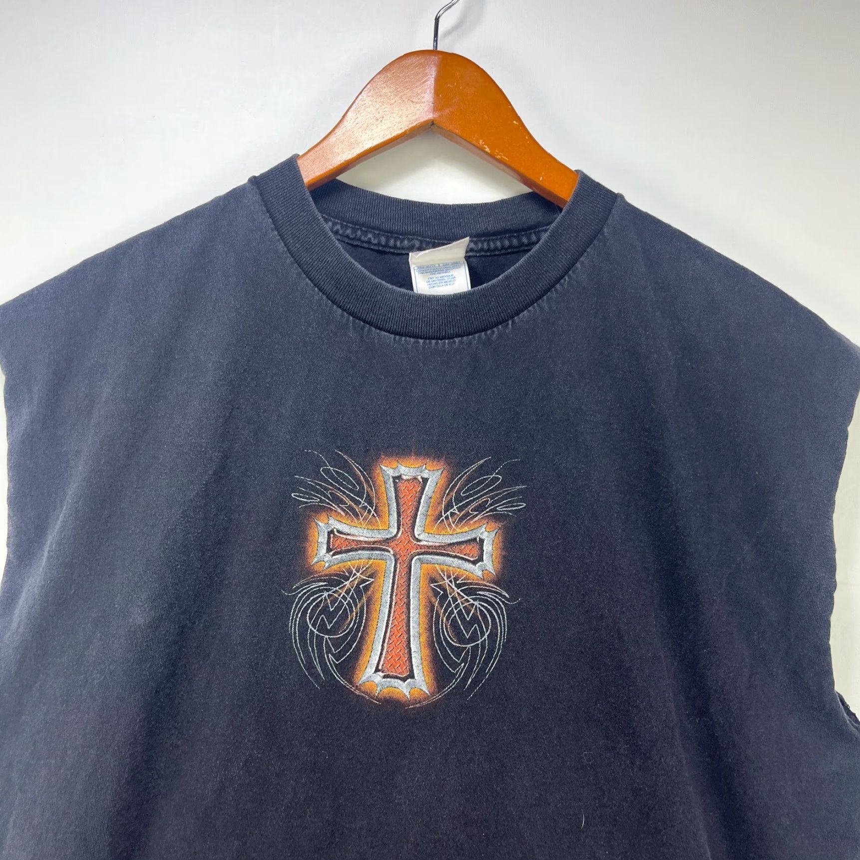 Vintage VINTAGE Y2K Cross Jesus Bible Sleeveless God Shirt XL Mens T-Shirt Black 90s Spring Summer Fall Winter Size US XL / EU 56 / 4 - 4 Thumbnail