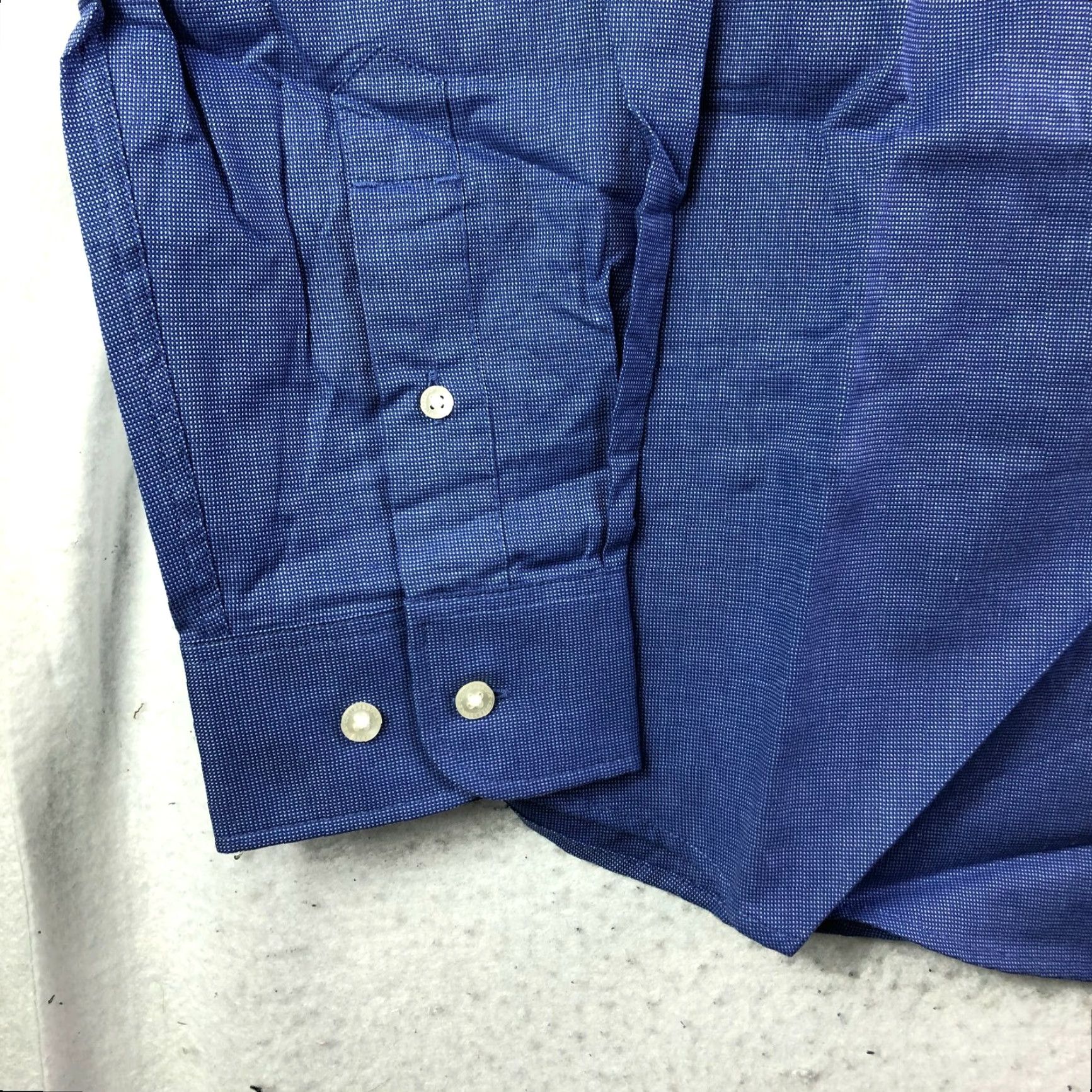 Cutter & Buck Cutter & Buck Mens XL Blue Plaid Long Sleeve Button-Down Collar Shirt Size US XL / EU 56 / 4 - 2 Thumbnail