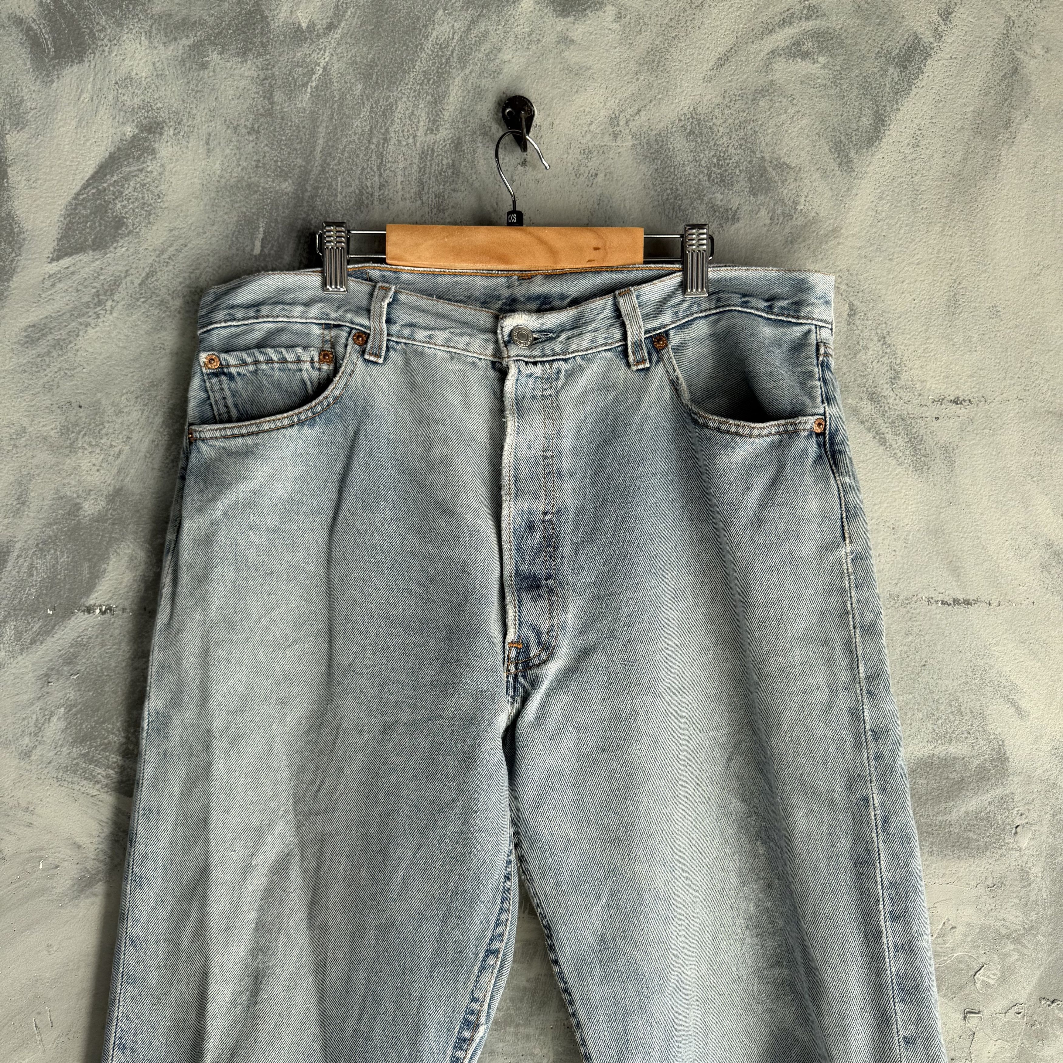 Levi's Vintage 90s Levi's 501 Button Fly Denim Mens 36x34 Size US 36 / EU 52 - 3 Thumbnail