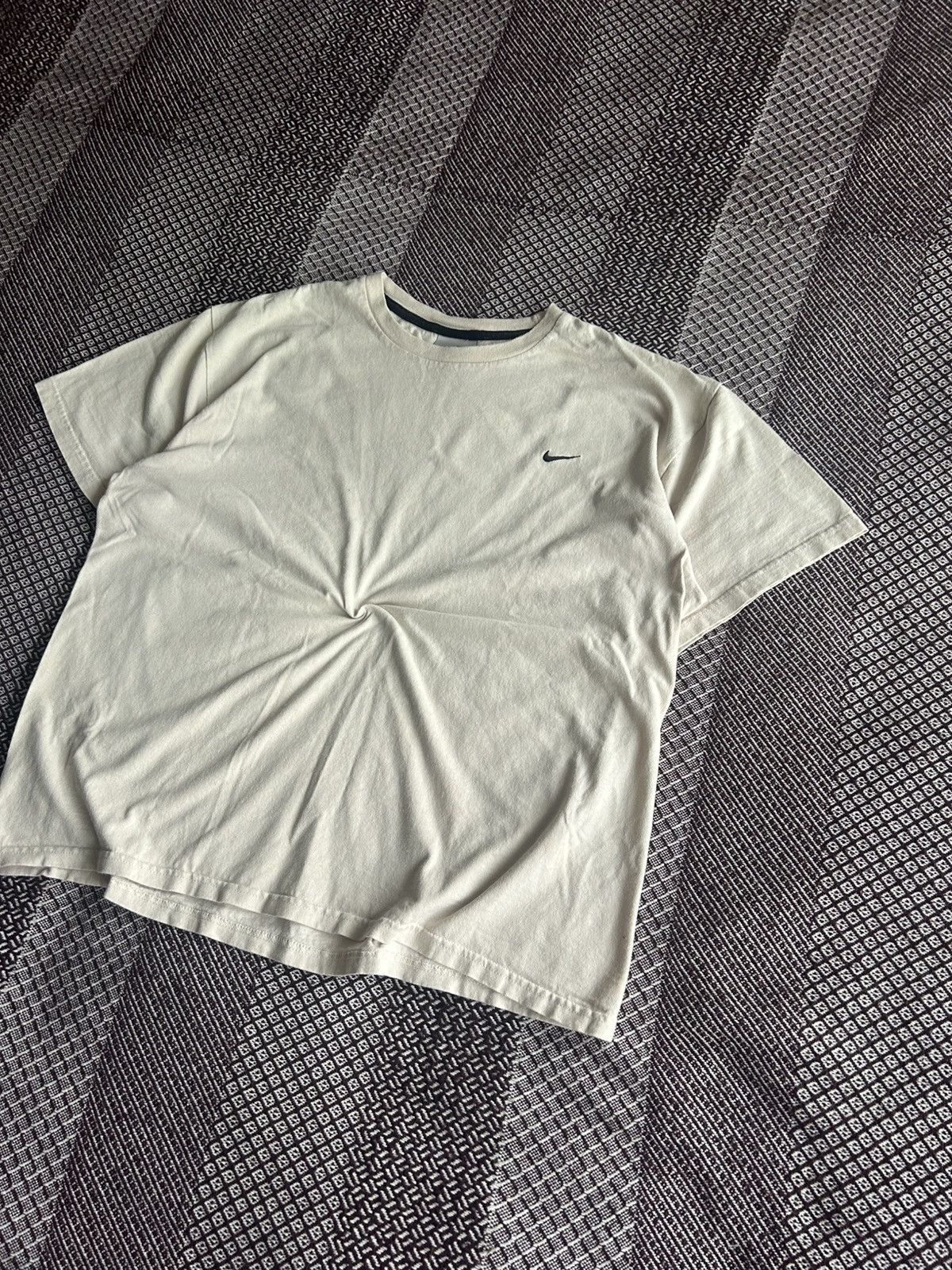 Nike Vintage Nike 90s Boxy Fit T-Shirt Beige Streetwear Style L Size US L / EU 52-54 / 3 - 2 Thumbnail