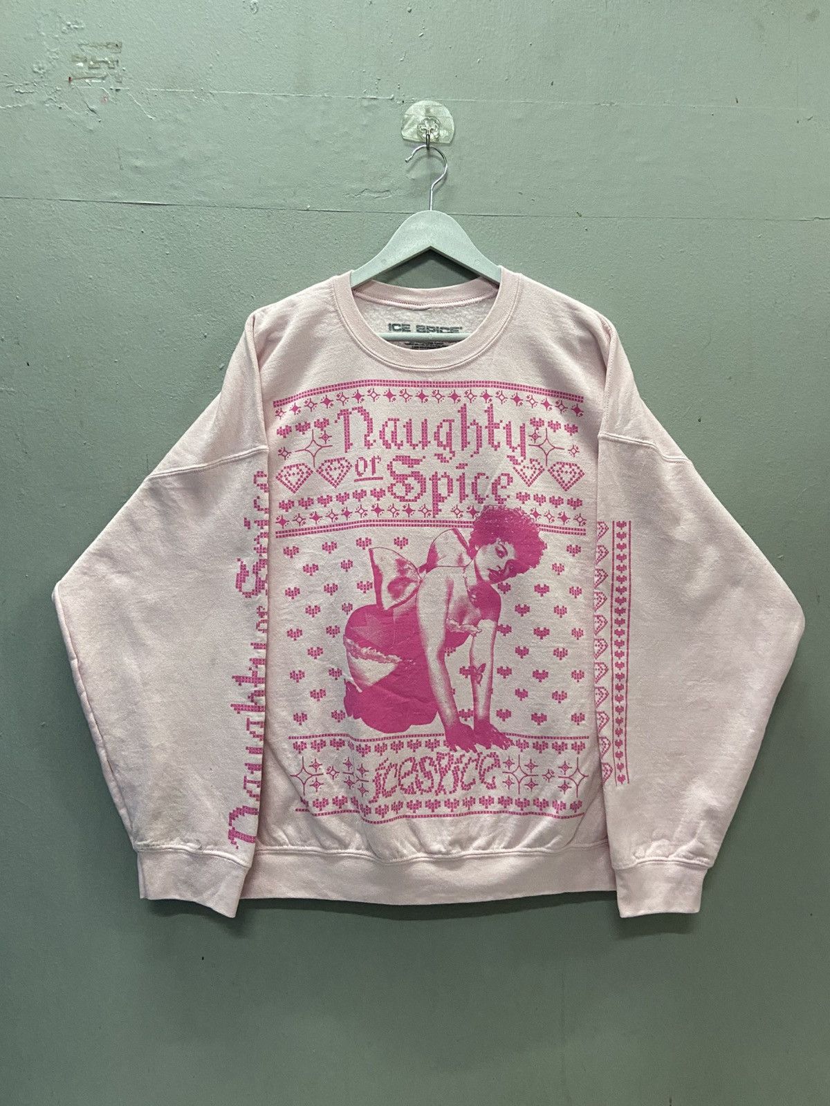 Band Tees ICE SPICE NAUGHTY OF SPICE AMERICAN RAPPER CREWNECK Size US XXL / EU 58 / 5 - 2 Thumbnail