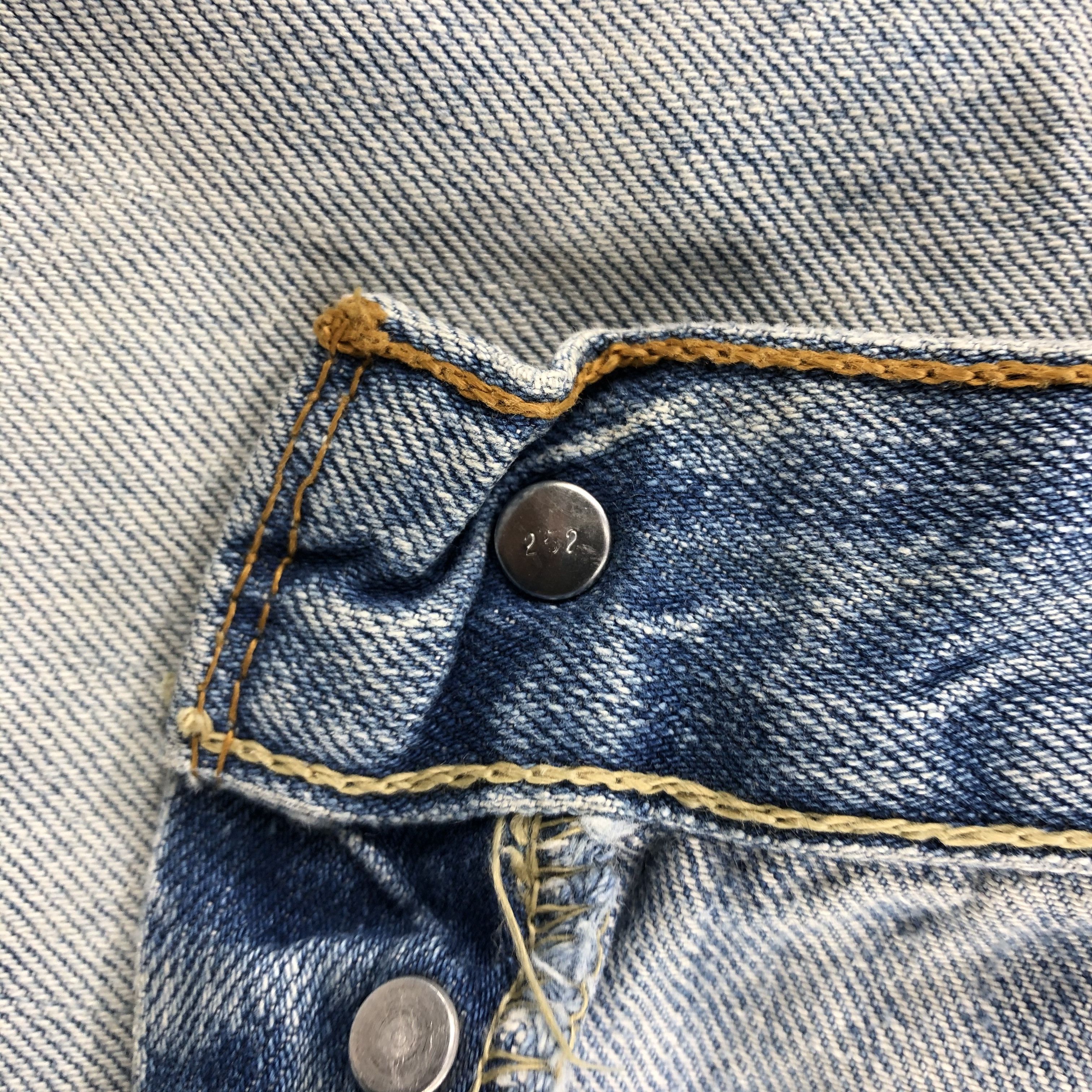 Levi's × Vintage Vintage 90s Light Wash Levis 501 Jeans-JM2343 Size US 33 - 15 Thumbnail
