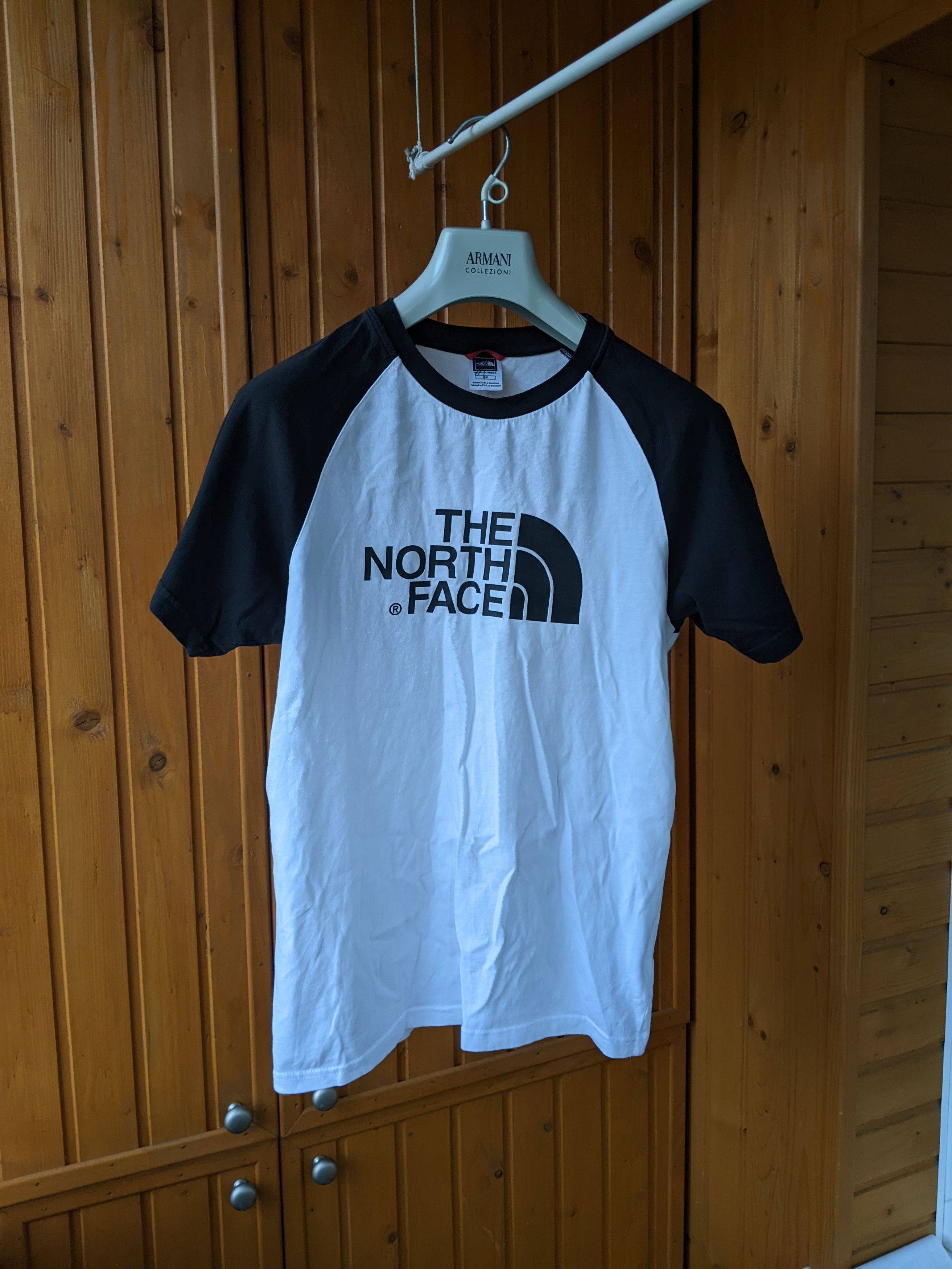 The North Face The North Face Big Logo Black/White Tshirt Size S vintage Size US S / EU 44-46 / 1 - 1 Thumbnail