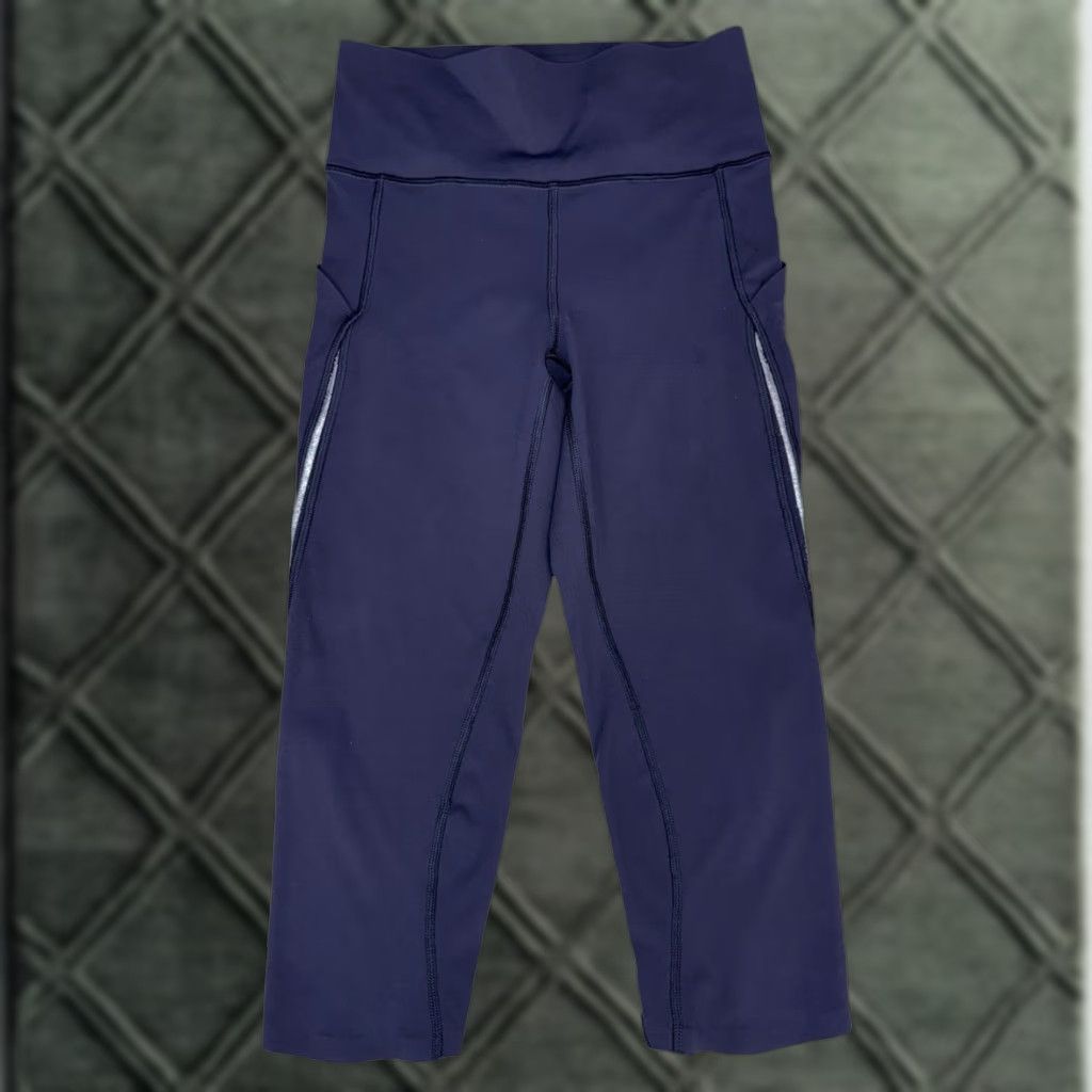 Lululemon Lululemon Pace Perfect Crop Leggings Midnight Navy Run Gym Jog Yoga Size 4 Womens Crop Leggings Blue Size 27" / US 4 / IT 40 - 1 Thumbnail