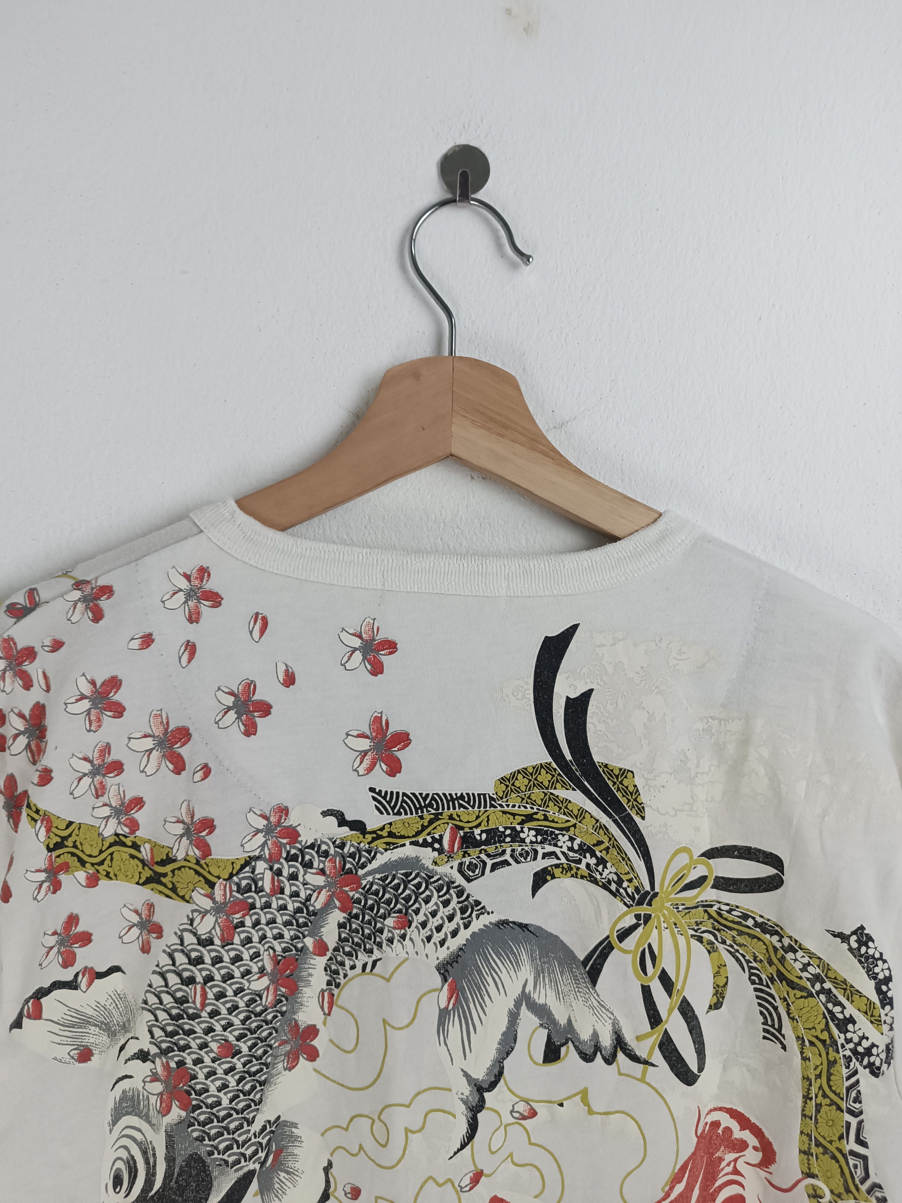 Vintage VINTAGE DRAGON KOI SUKAJAN TATOO JAPANESE TEE VERY RARE Size US L / EU 52-54 / 3 - 9 Thumbnail