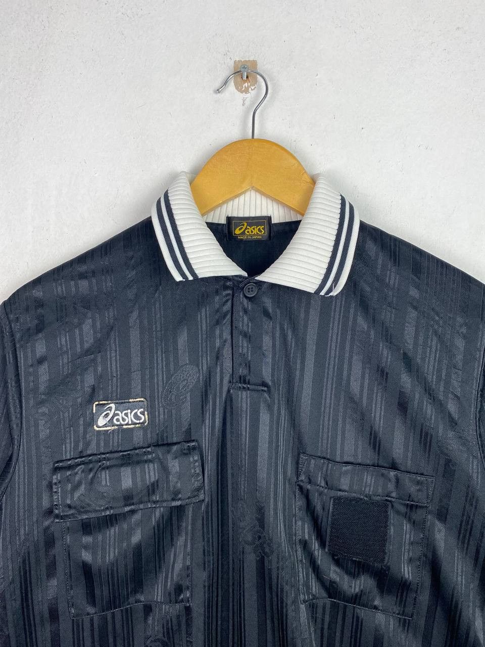 Asics vintage asics longsleeves referee jersey nice design Size US L / EU 52-54 / 3 - 2 Thumbnail