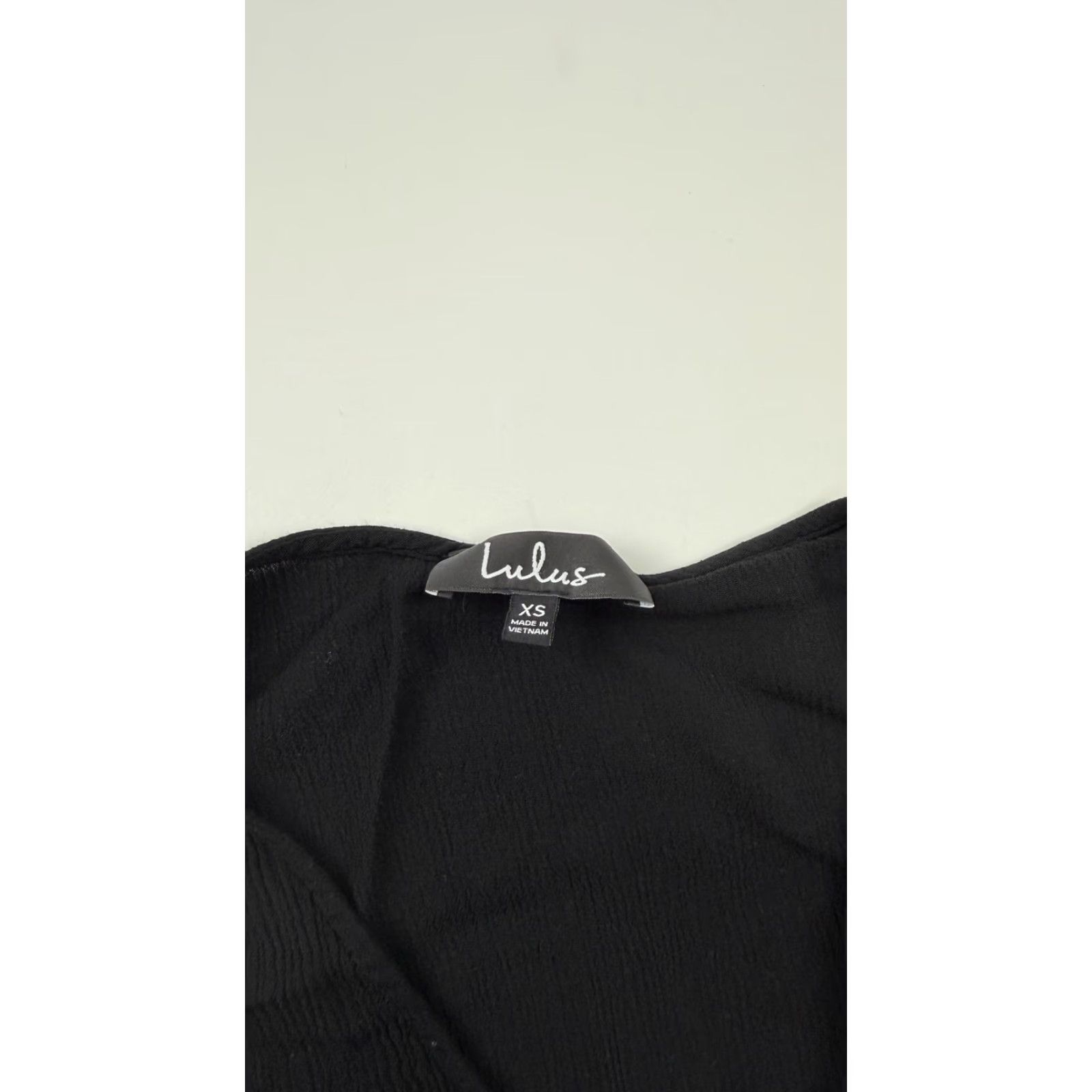 Lulus Lulus Dress Womens XS Black Wrap Maxi Short Sleeve Crinkle V Neck Tie Waist Size 26" / US 2 / IT 38 - 4 Thumbnail