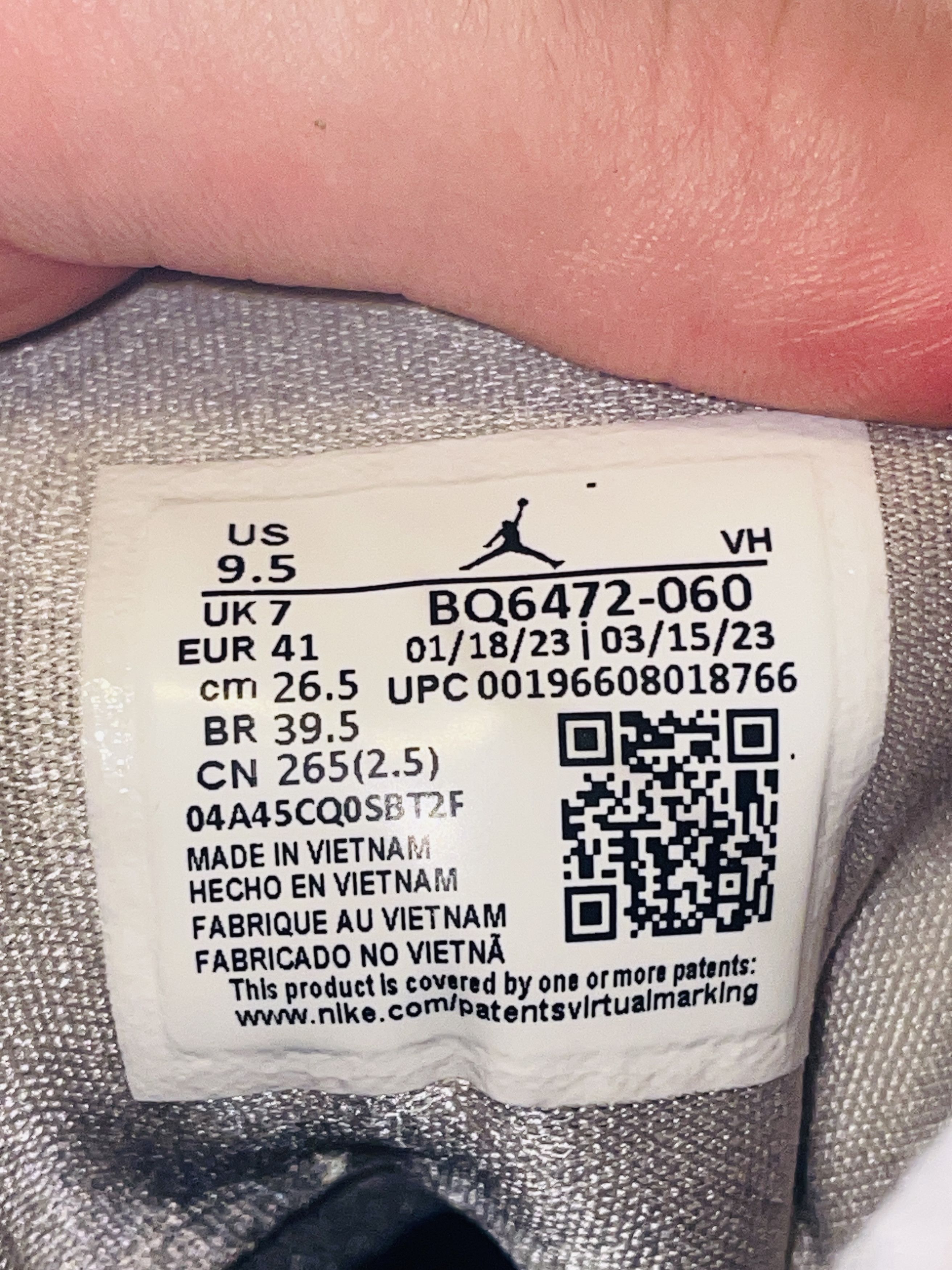 Nike Vintage Nike Air Jordan 1 High OG–Größe EU 41/UK7/US9.5 Size US 8 / EU 41 - 6 Thumbnail
