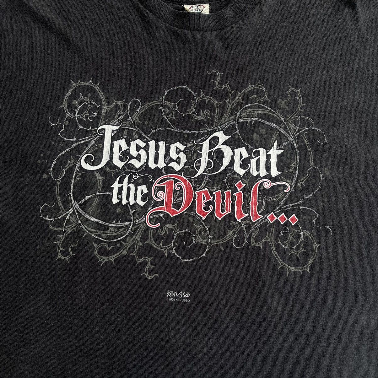 Vintage Kerusso 2009 Jesus Beat The Devil Tshirt Size US XXL / EU 58 / 5 - 3 Thumbnail