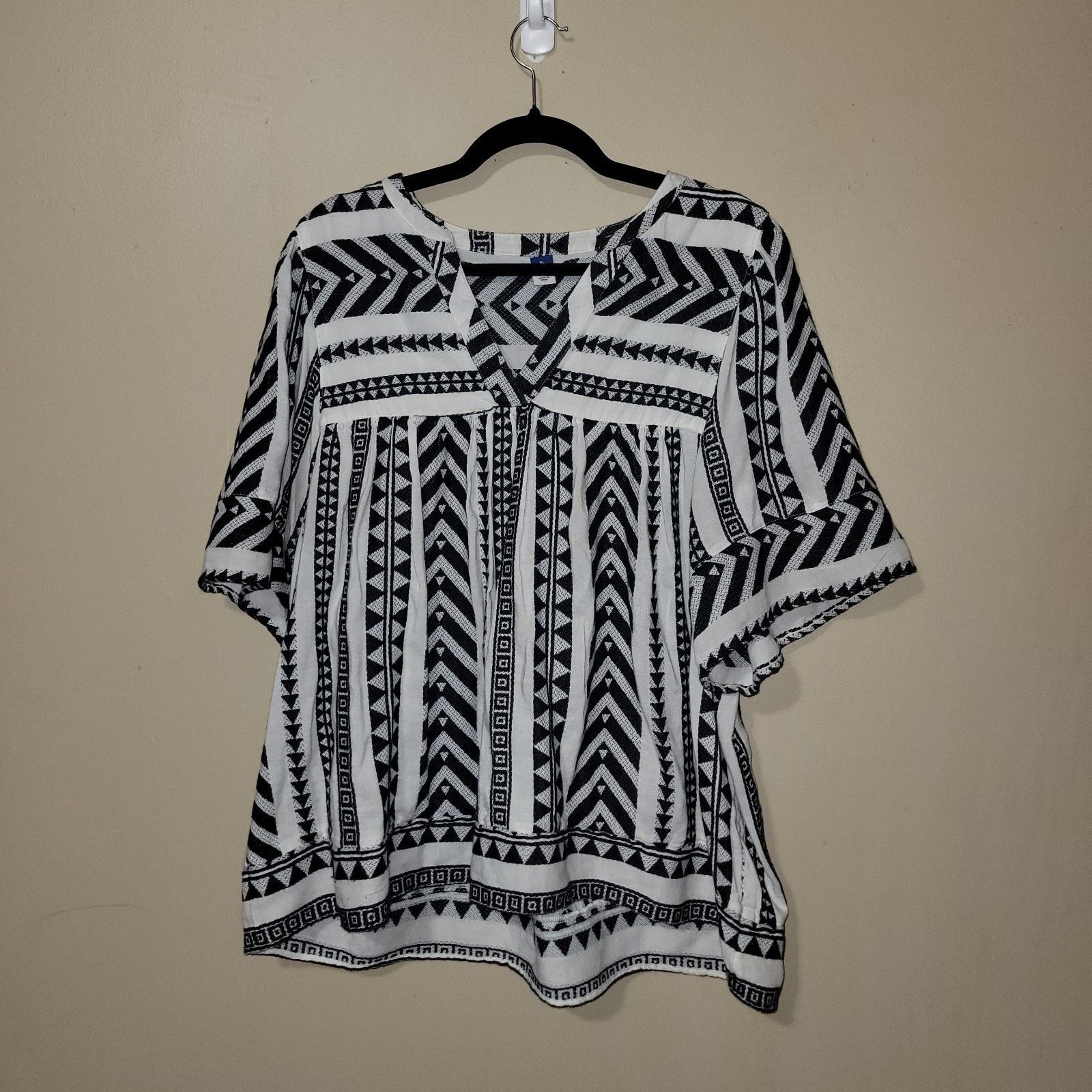 Old Navy Old Navy Top Plus XL Black White Embroidered Boho Coastal Size XL / US 12-14 / IT 48-50 - 1 Thumbnail
