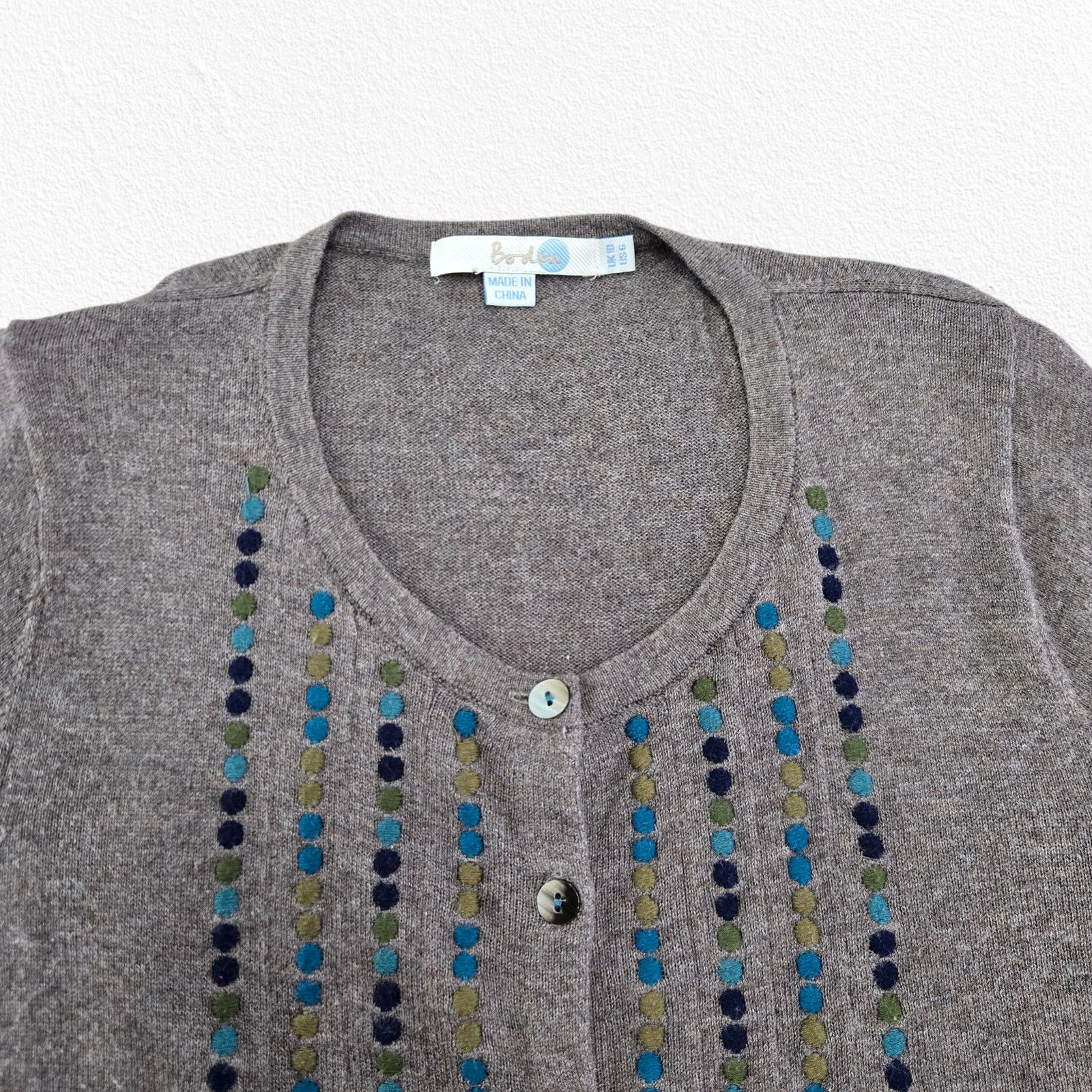 Boden Boden Embroidered Greige Cardigan Size 6 Size M / US 6-8 / IT 42-44 - 4 Thumbnail