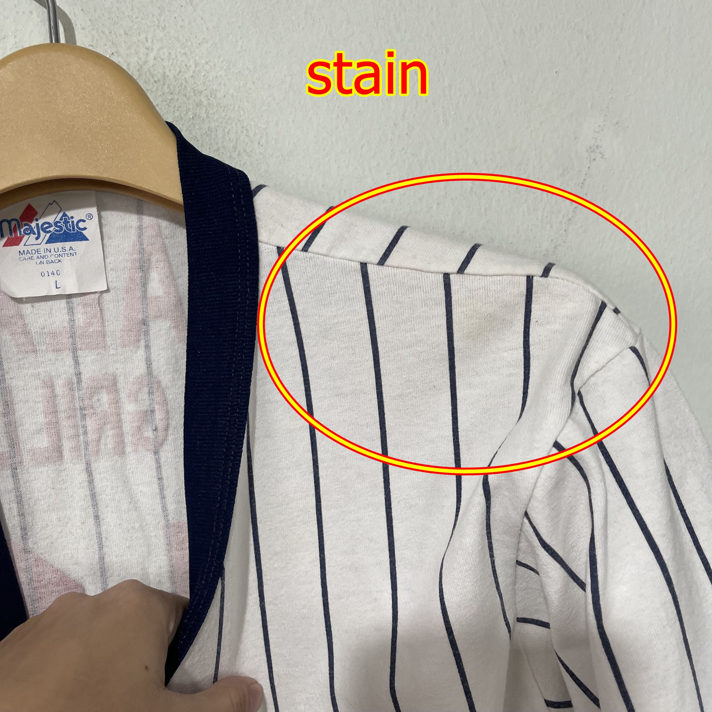 MLB Vintage Minnesota Twins Pinstripe V-Neck T-Shirt Size US L / EU 52-54 / 3 - 9 Thumbnail