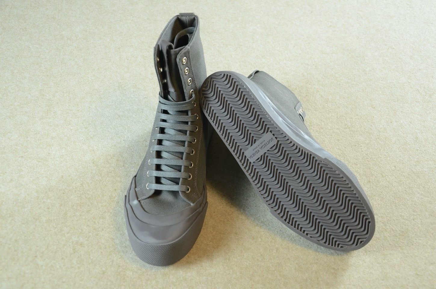 Bottega Veneta BV High-Top Canvas Sneaker Beige/Grey Size US 9 / EU 42 - 9 Thumbnail