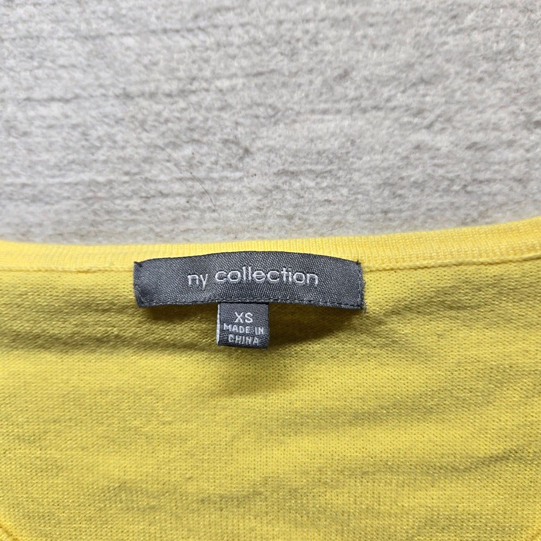 Vintage NYCollection Solid Yellow Long Sleeve XS Extra Small Women’s Size Sweater Adult Size XS / US 0-2 / IT 36-38 - 2 Thumbnail