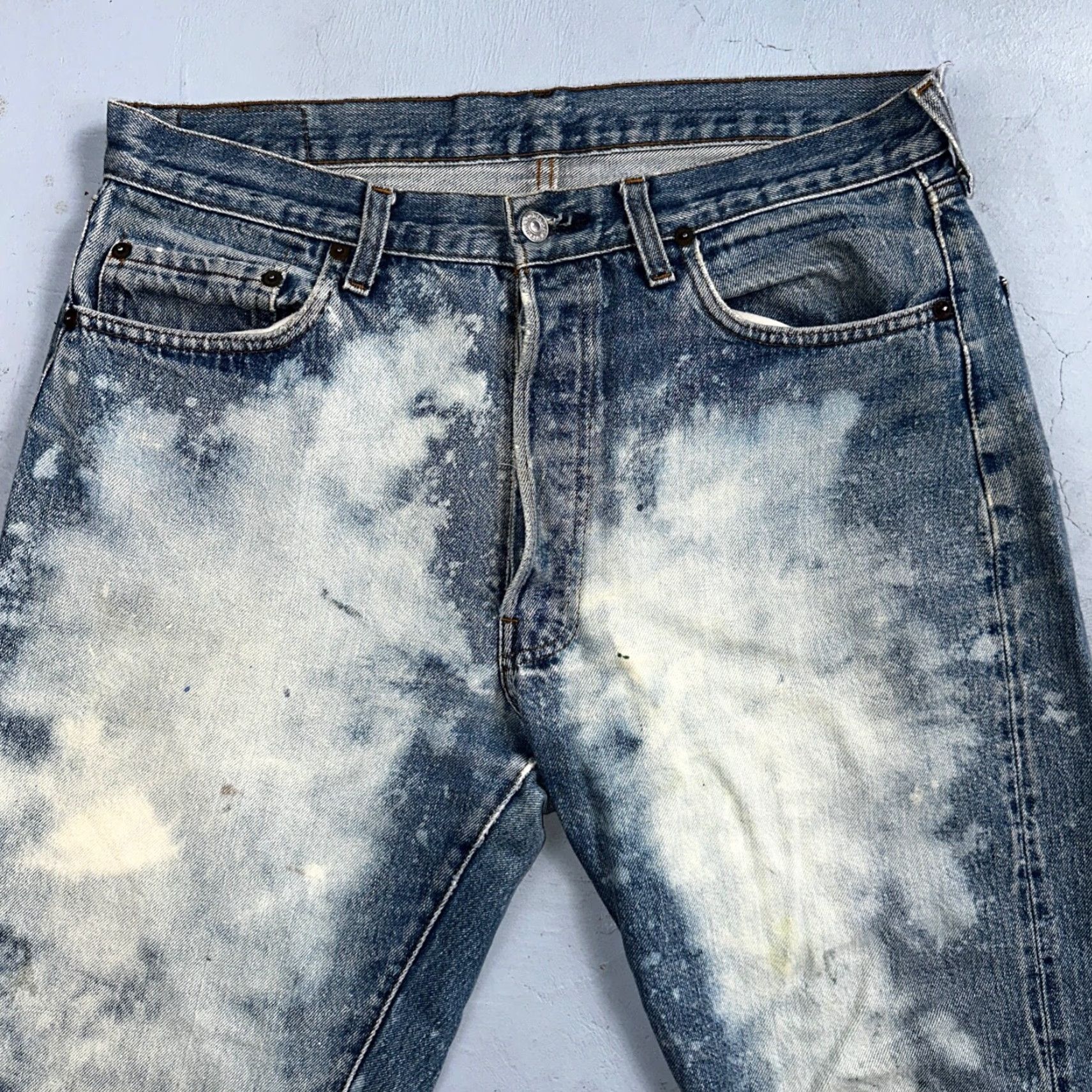 Levi's VINTAGE Levis 501 80s Redline Selvedge USA XX Jeans Light Wash Stained Act 34x33 Size US 34 / EU 50 - 2 Thumbnail