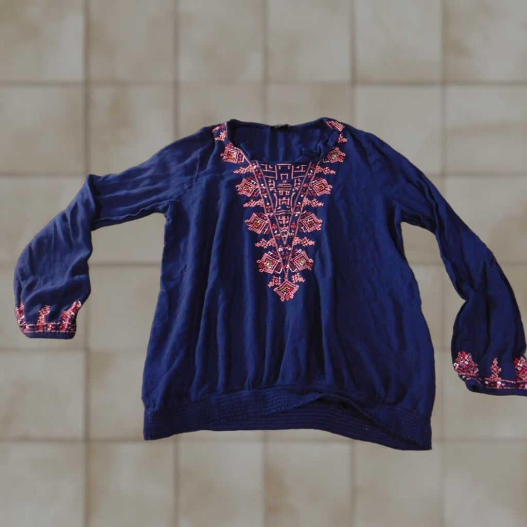 Lucky Brand Lucky Brand Blouse Shirt Womens L Blue V-Neck Pullover Graphic Tribal Casual Size L / US 10 / IT 46 - 1 Thumbnail