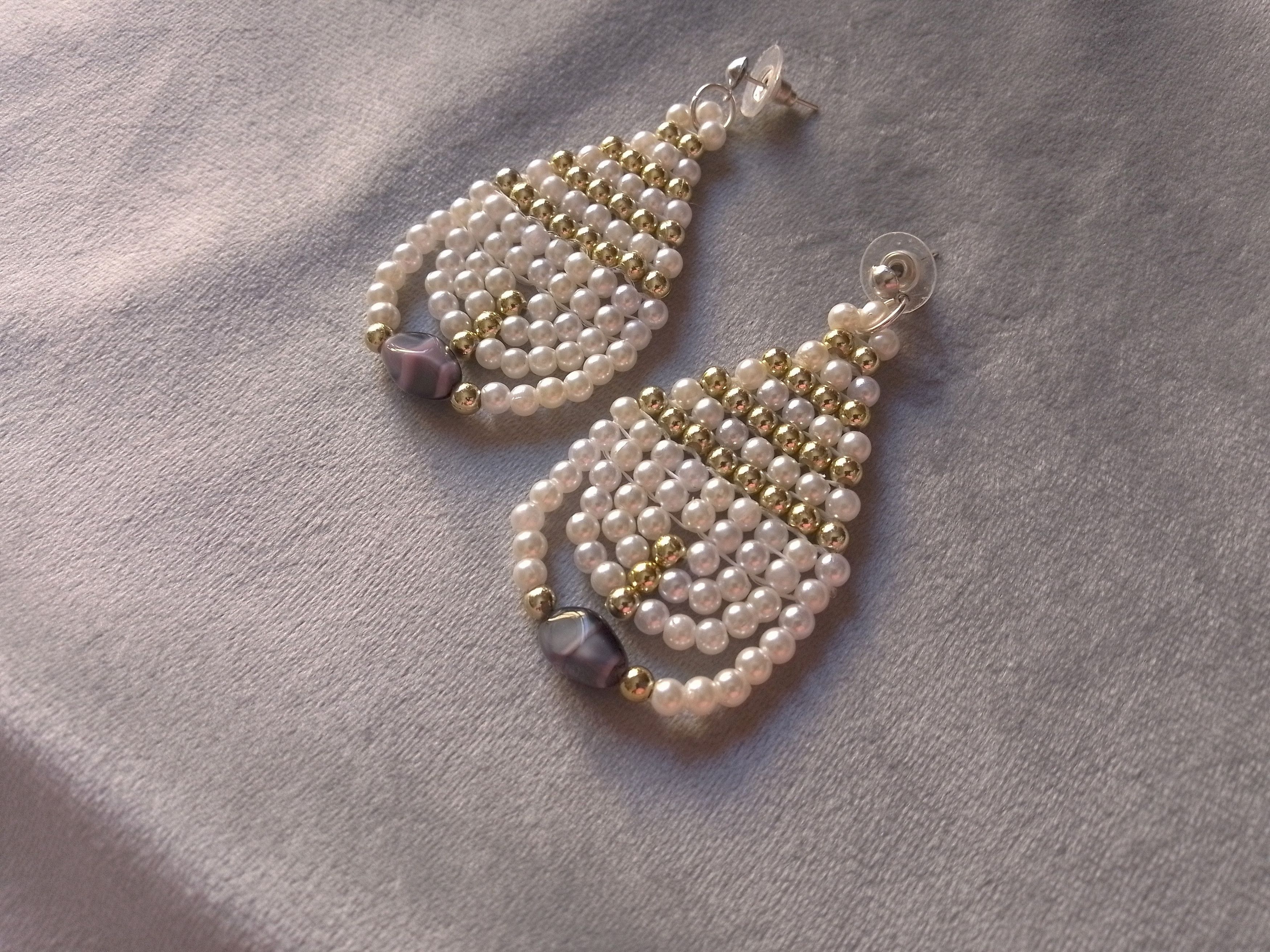 Handmade Earrings Pearls White/Gold Teardrop Tumbled Amethyst Stones Size ONE SIZE - 6 Thumbnail