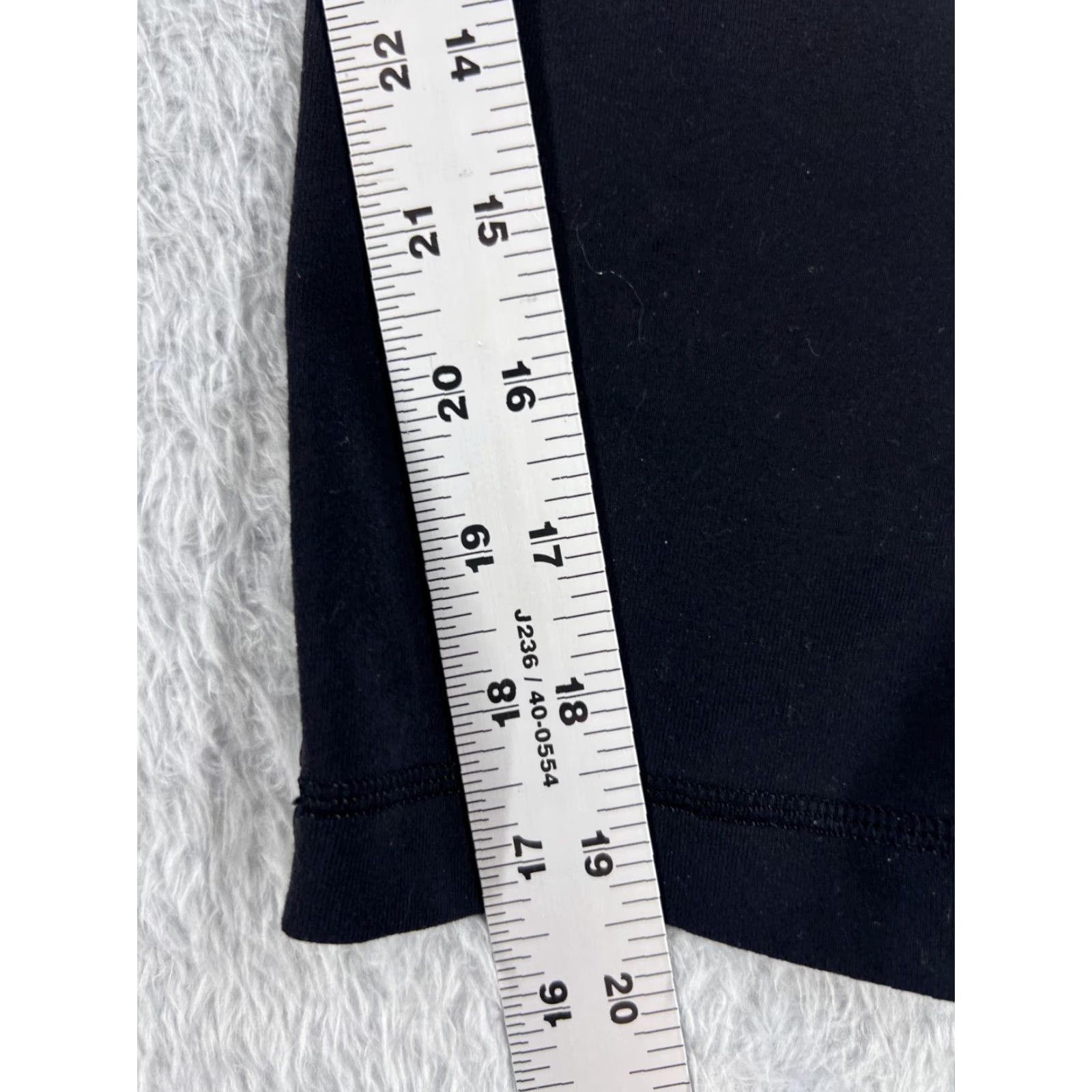Lululemon Lululemon Womens 8 Black Wunder Under Crop 20" Leggings Yoga Gym Workout Pants Cropped Pockets Size 30" / US 8 / IT 44 - 6 Thumbnail