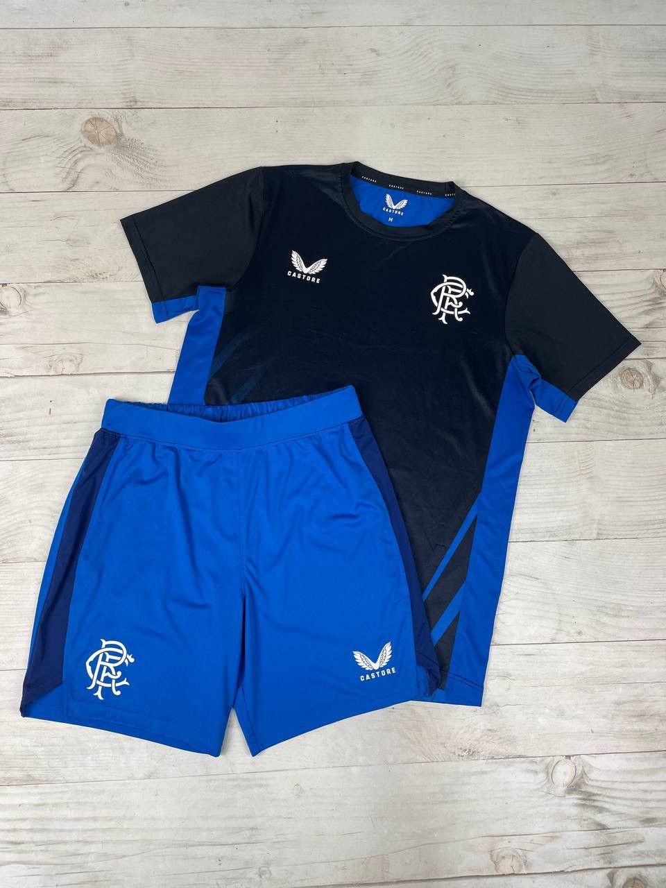 Castore Glasgow Rangers 2022 2023 Training Shirt And Shorts Jersey Size US M / EU 48-50 / 2 - 1 Thumbnail