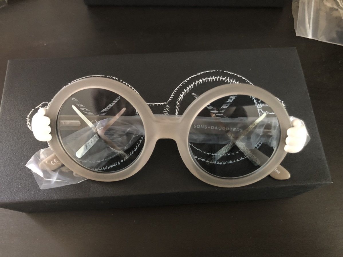 image of Kaws X Sd Kid Sunglasses Grey