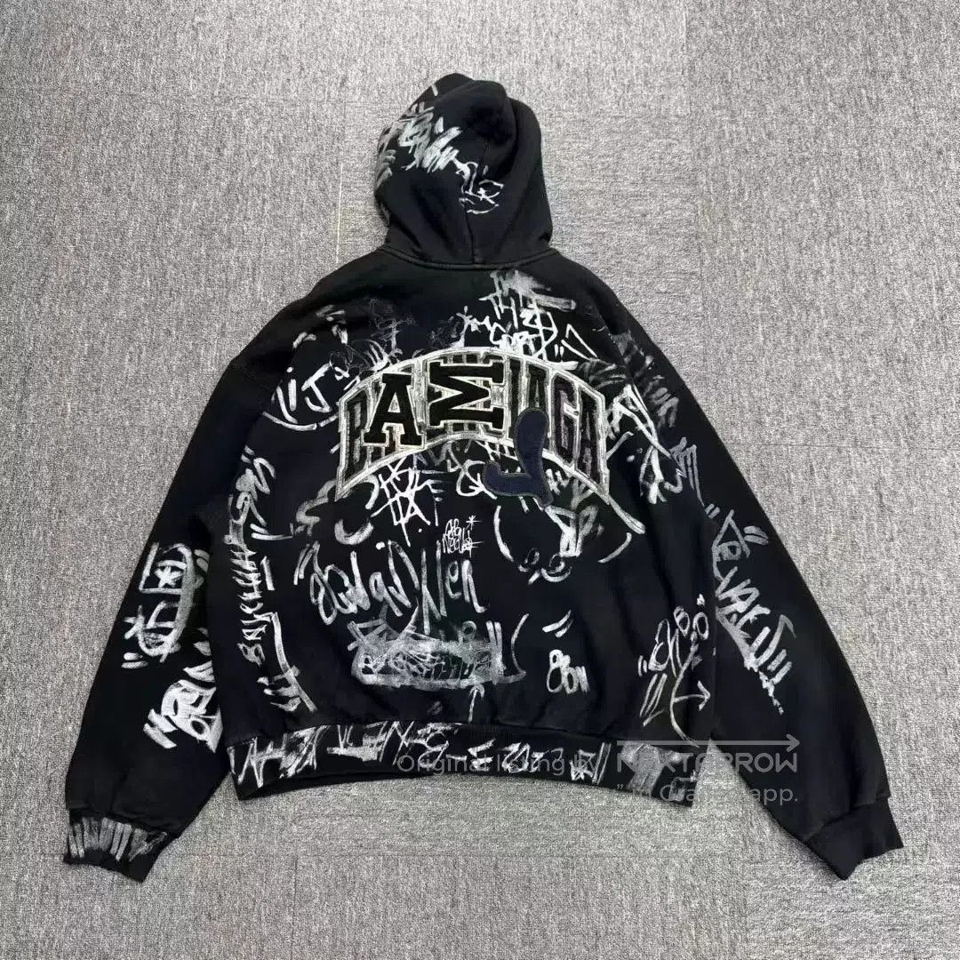 Balenciaga Balenciaga Graffiti Hoodie Manchester United. Size US M / EU 48-50 / 2 - 3 Thumbnail