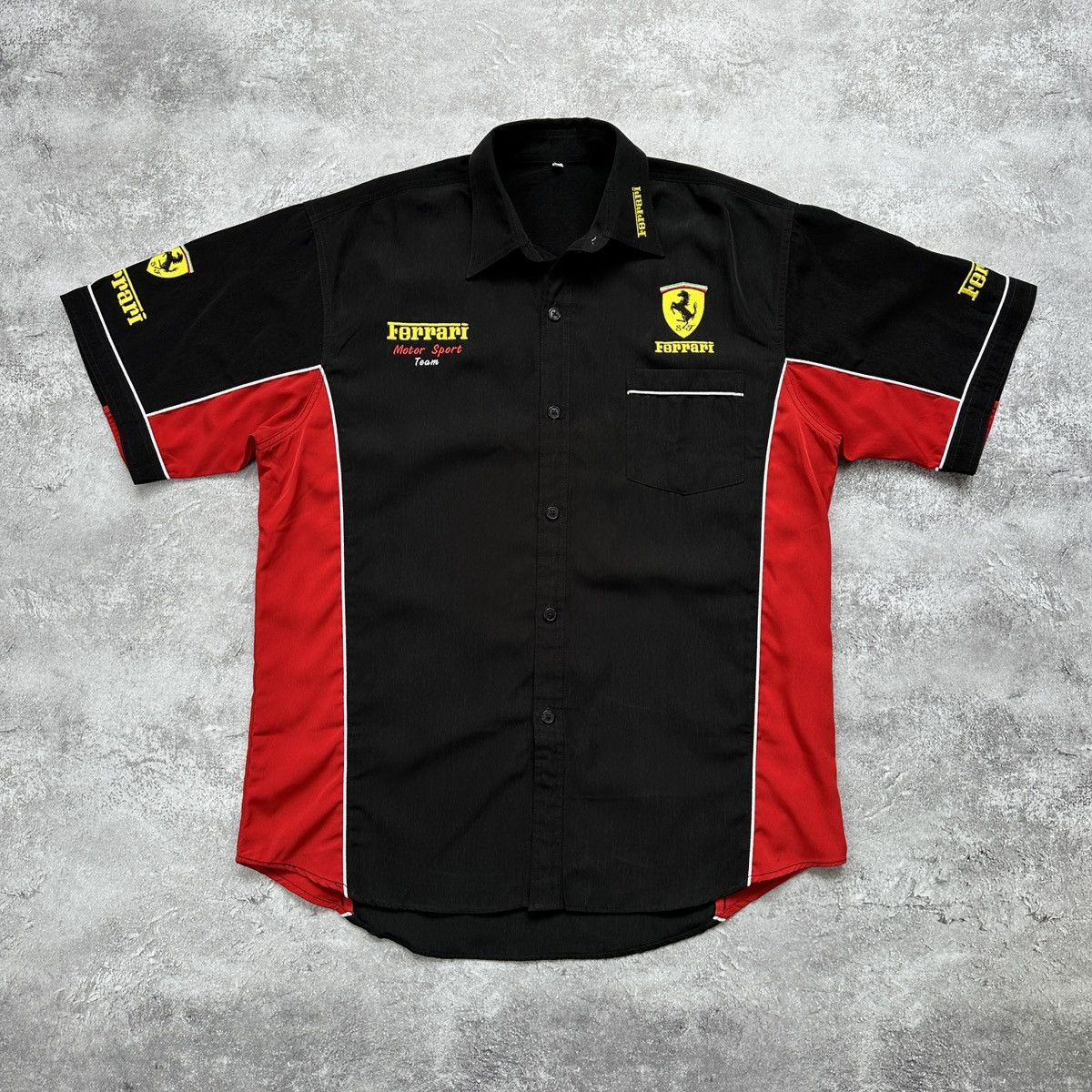 Ferrari Ferrari Motor Sport Team Formula 1 Button Up Shirt Size US XL / EU 56 / 4 - 1 Thumbnail