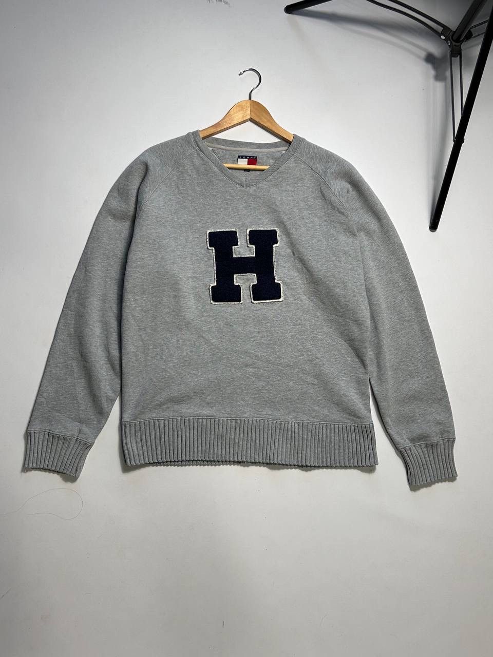 Tommy Hilfiger × Vintage Vintage sweatshirt Tommy Hilfiger Size US L / EU 52-54 / 3 - 1 Thumbnail