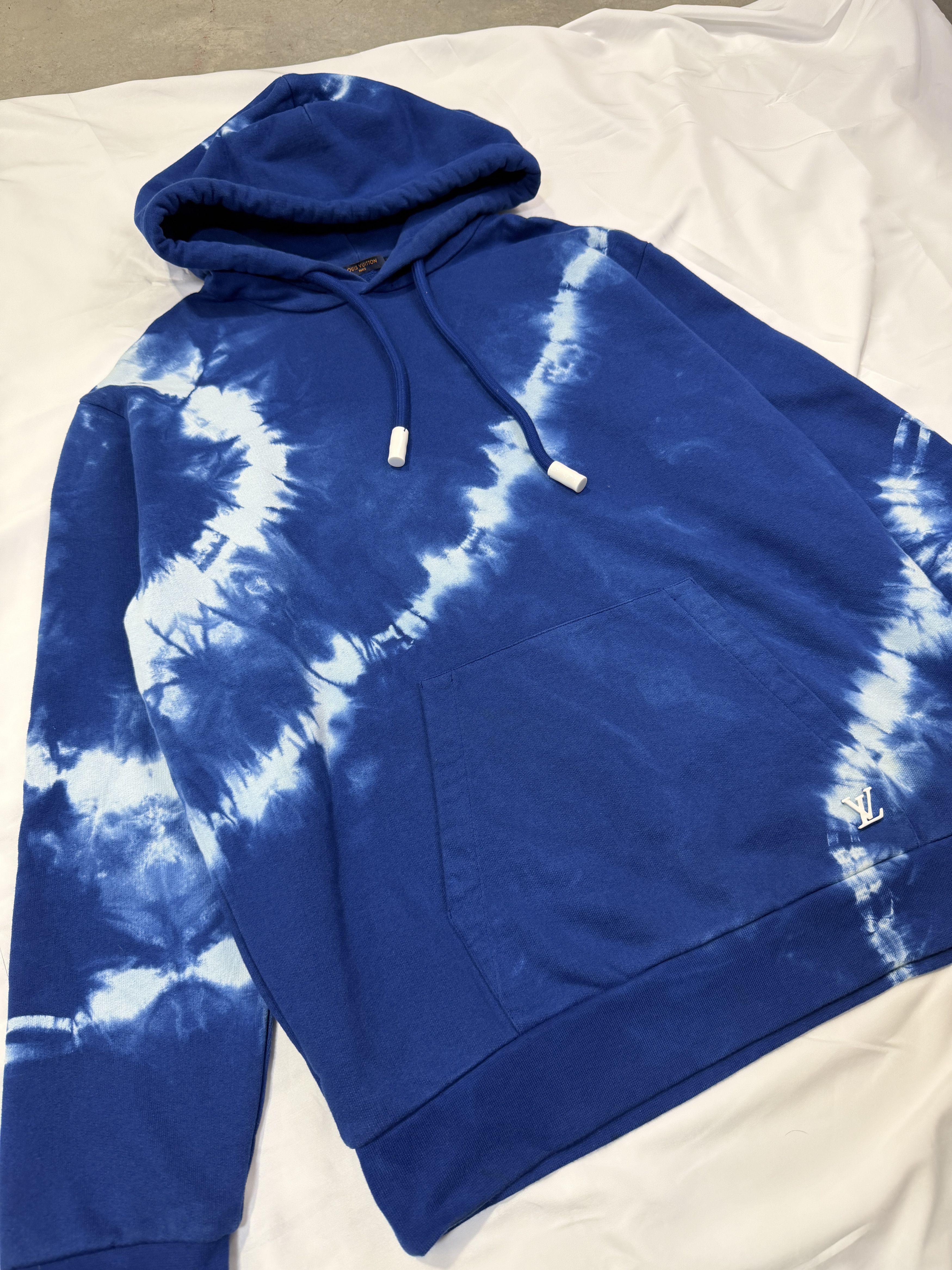 Louis Vuitton Louis Vuitton LV Tie Dye Blue Hoodie Size US L / EU 52-54 / 3 - 2 Thumbnail