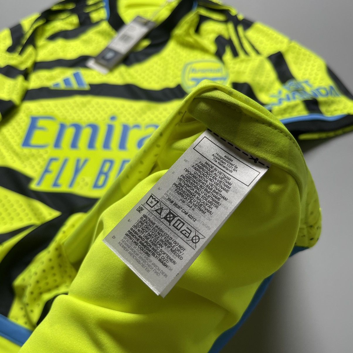 Vintage NWT ARSENAL ADIDAS 2023/2024 SOCCER AWAY JERSEY #8 ODEGAARD Size US M / EU 48-50 / 2 - 11 Thumbnail