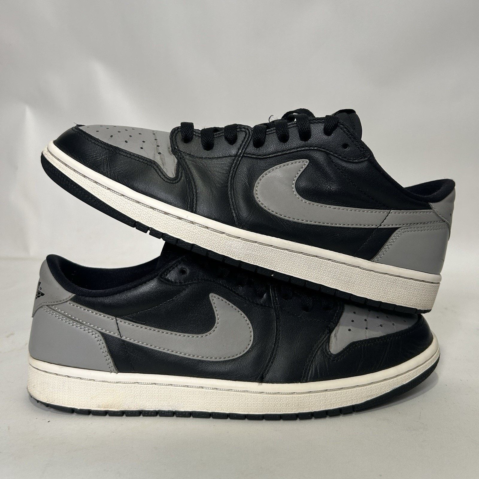 Jordan Brand Nike Air Jordan 1 Retro Low OG “Shadow” 2015 Size US 10.5 / EU 43-44 - 1 Thumbnail