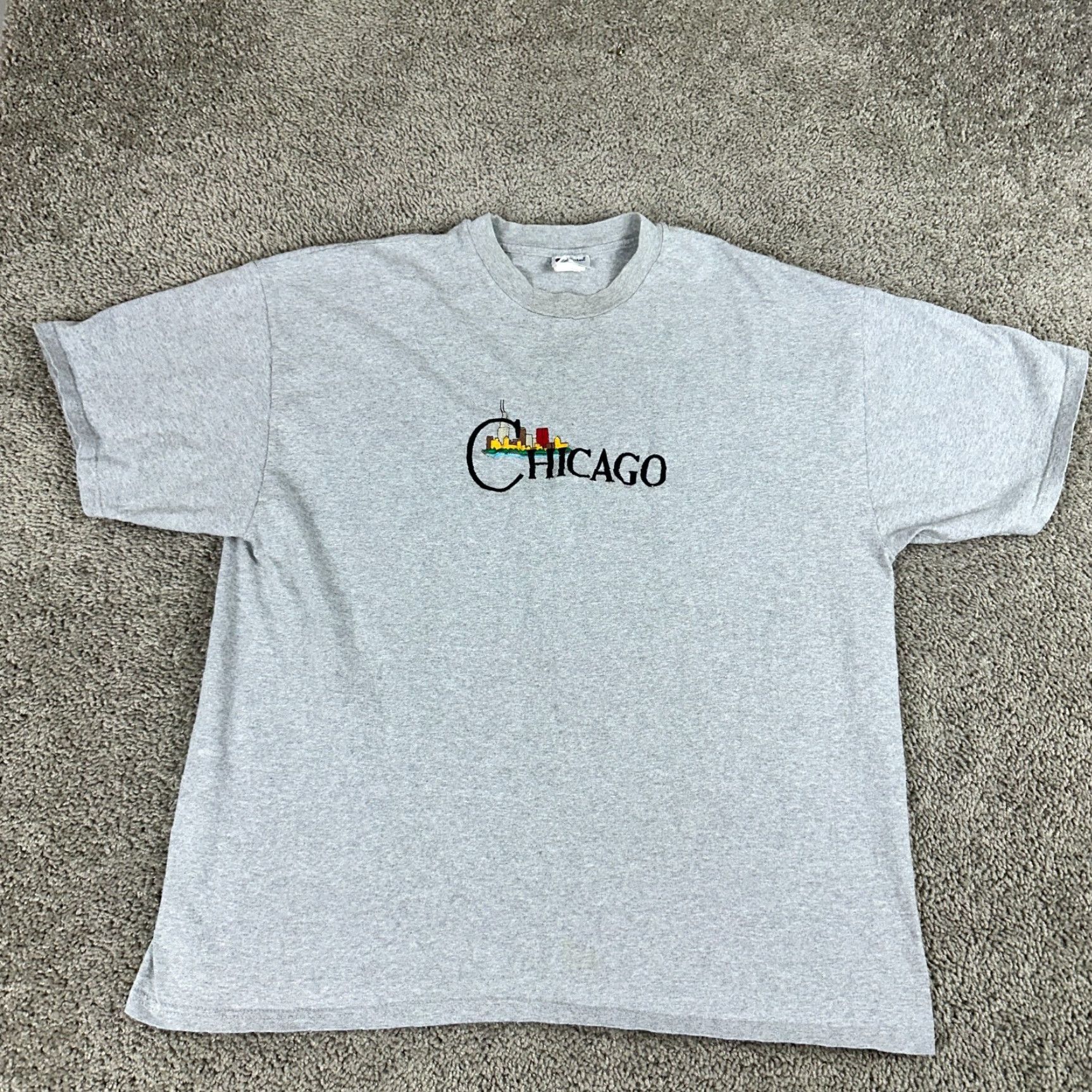 Champion Chicago Champion Shirt Mens 2XL Gray City Skyline Embroidered Short Sleeve T-Shirt Size US XXL / EU 58 / 5 - 2 Thumbnail