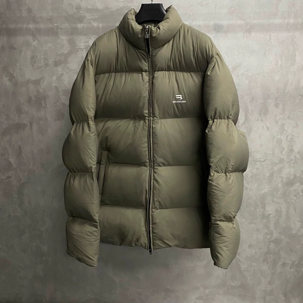 Balenciaga Balenciaga 2023 Brown Double Hook Logo Puffer Size US L / EU 52-54 / 3 - 1 Thumbnail