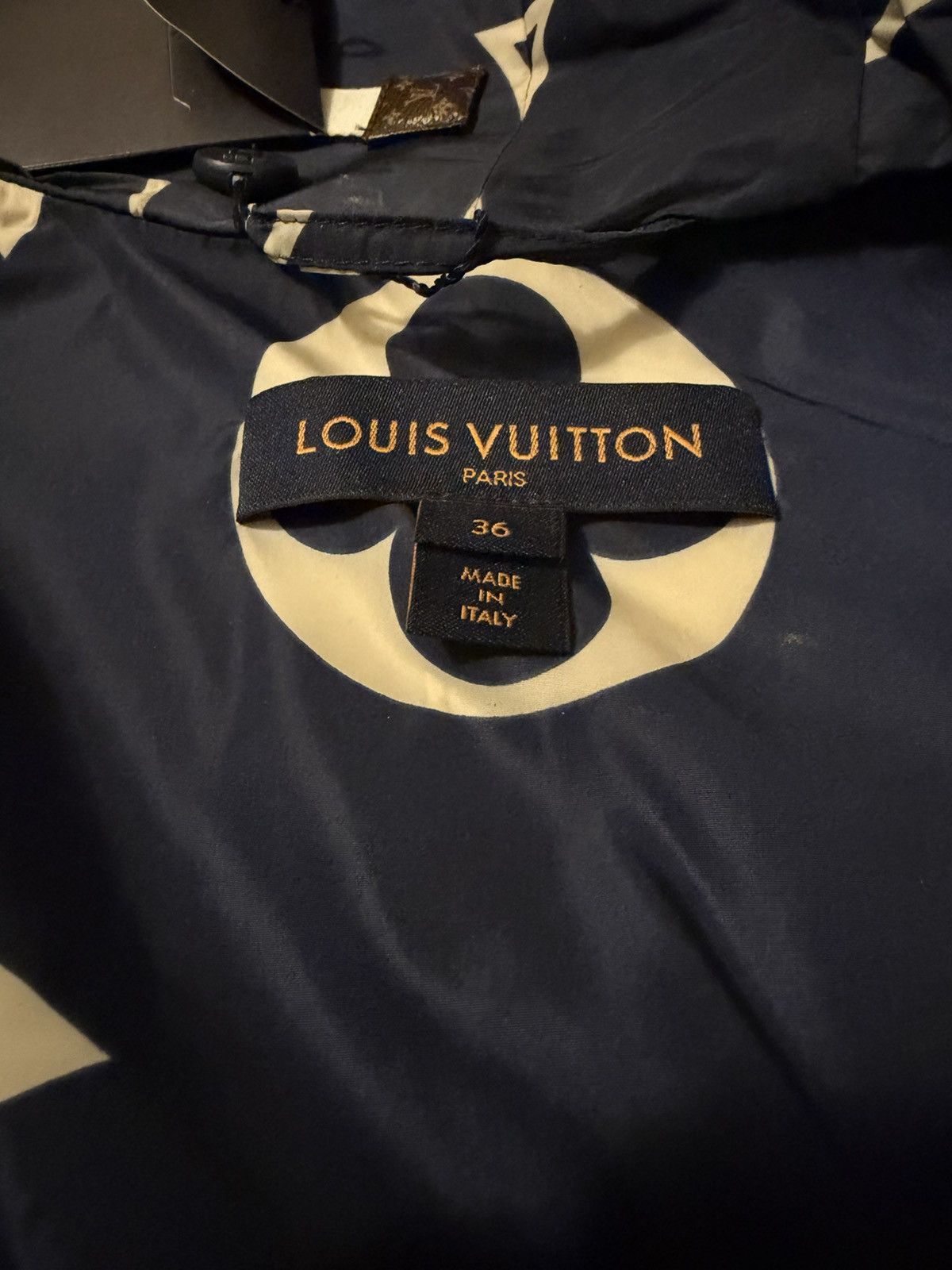 Louis Vuitton LV ESCALE PRINTED PARKA Size US XXS / EU 40 - 9 Thumbnail
