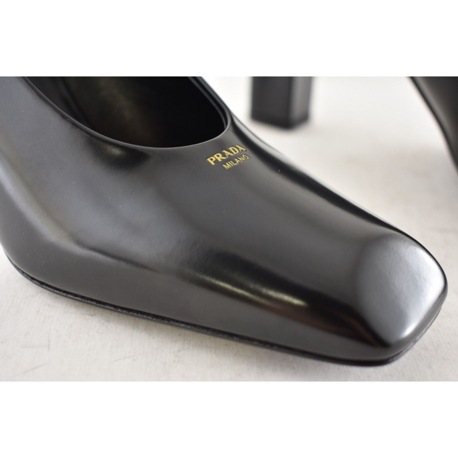 Prada Prada 85mm Black Brushed Leather Block Heel Pump 38.5 Size US 8.5 / IT 38.5 - 7 Thumbnail