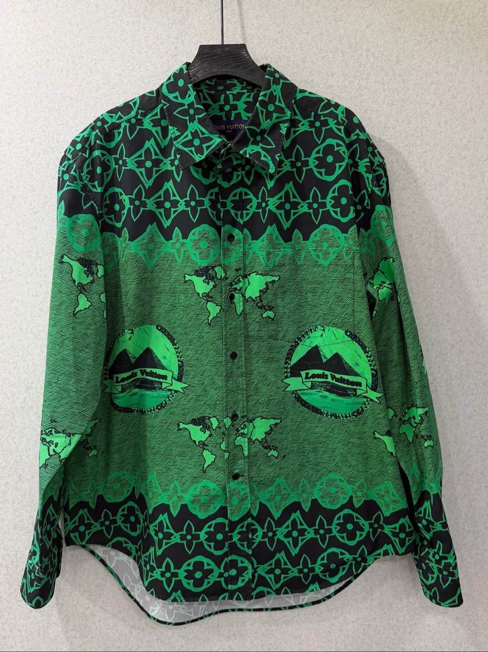 Louis Vuitton Louis Vuitton Monogram Map Print Button Up Shirt Size M Size US M / EU 48-50 / 2 - 1 Thumbnail