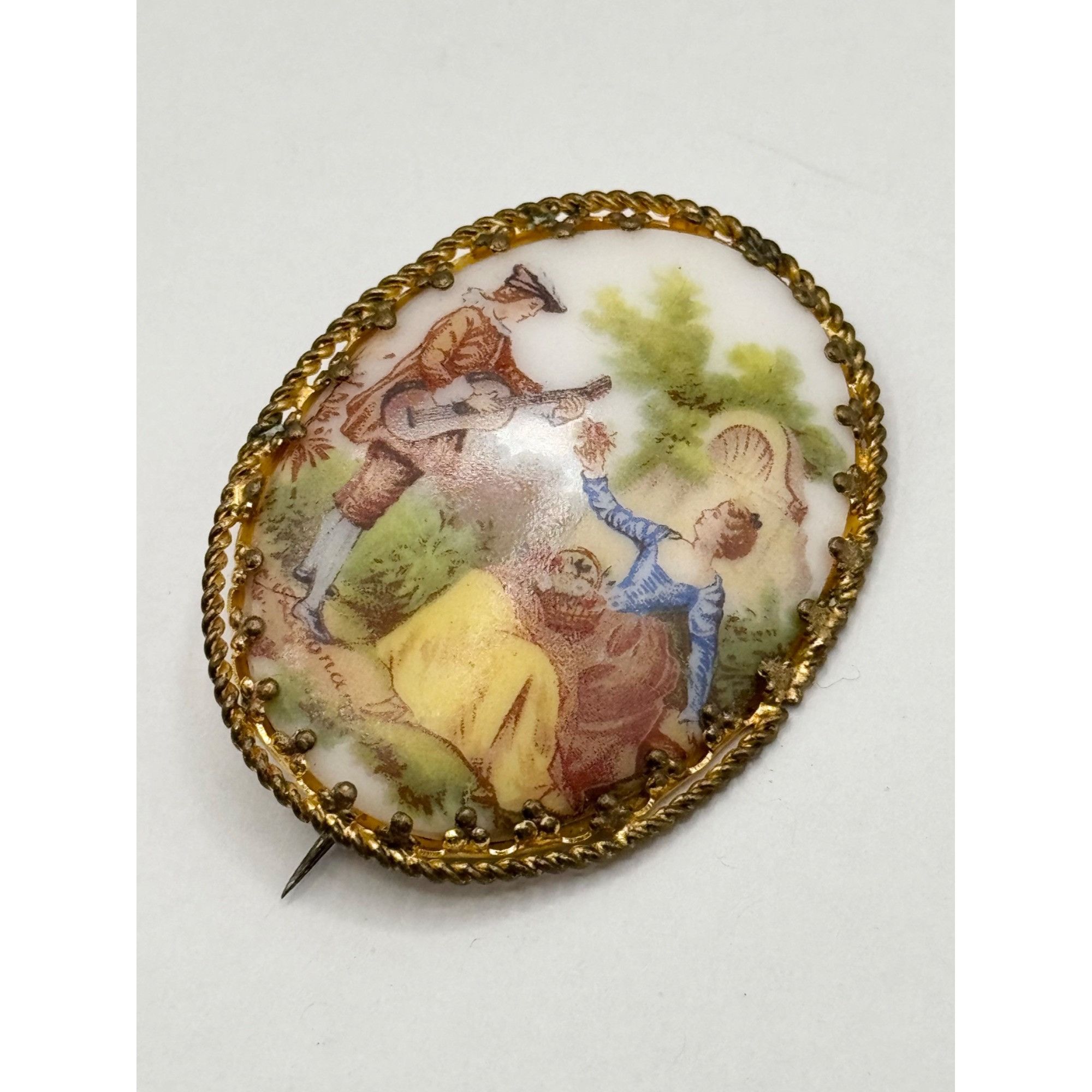 Vintage Porcelain portrait artwork vintage brooch pin Size ONE SIZE - 4 Thumbnail