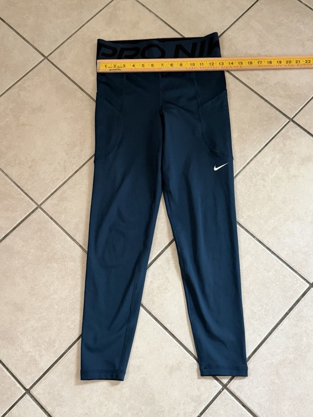 Nike NIKE PERFORMANCE LEGGING 25” BLUE COLOR SIZE SMALL WAIST 13” Size 27" / US 4 / IT 40 - 3 Thumbnail