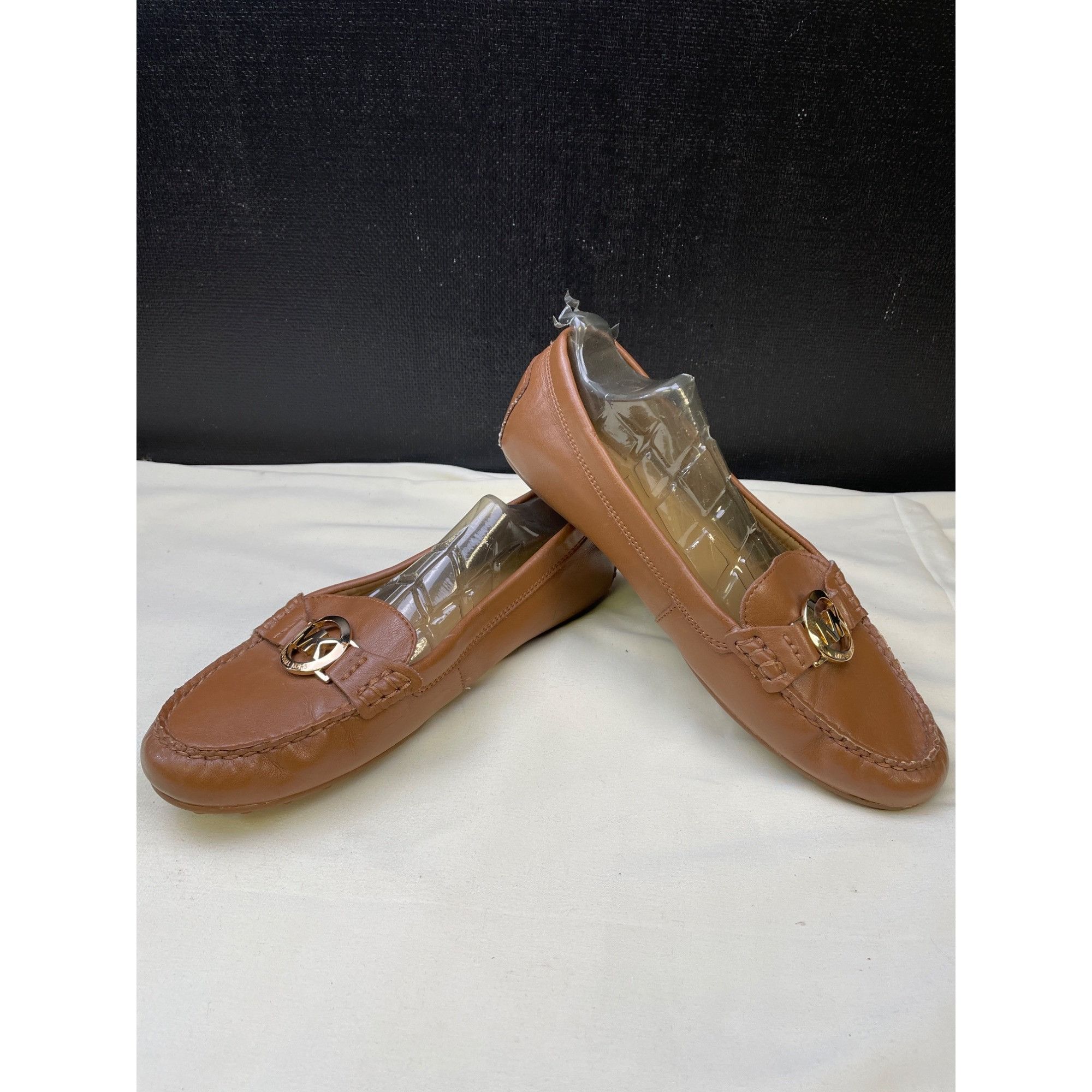 Michael Kors Michael Kors Womens Tan Loafers Shoes Slip on Size 7.5 SKU 6 Size US 7.5 / IT 37.5 - 3 Thumbnail