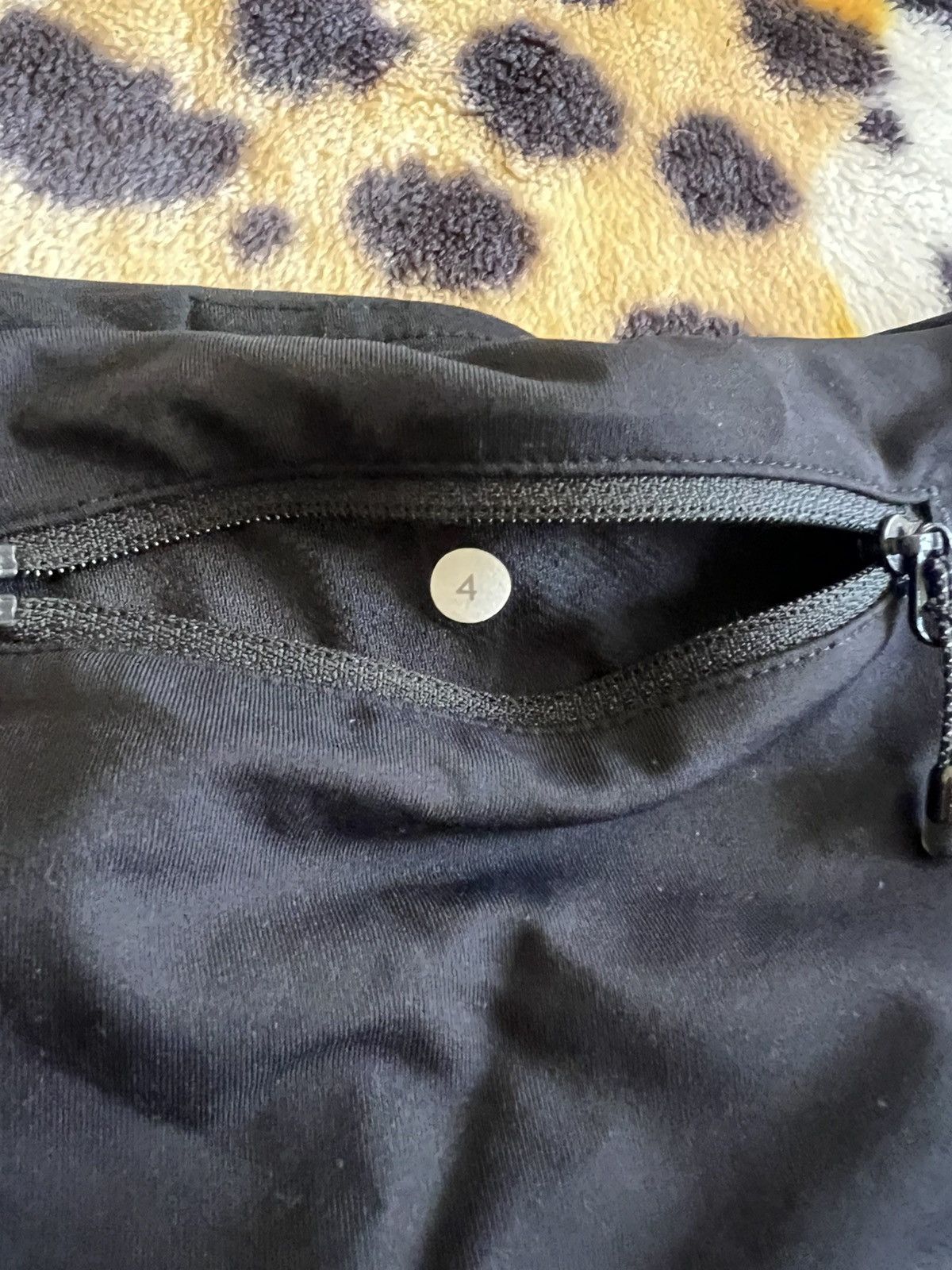 Lululemon Lululemon Activewear Women’s Shorts Size 27" / US 4 / IT 40 - 8 Thumbnail