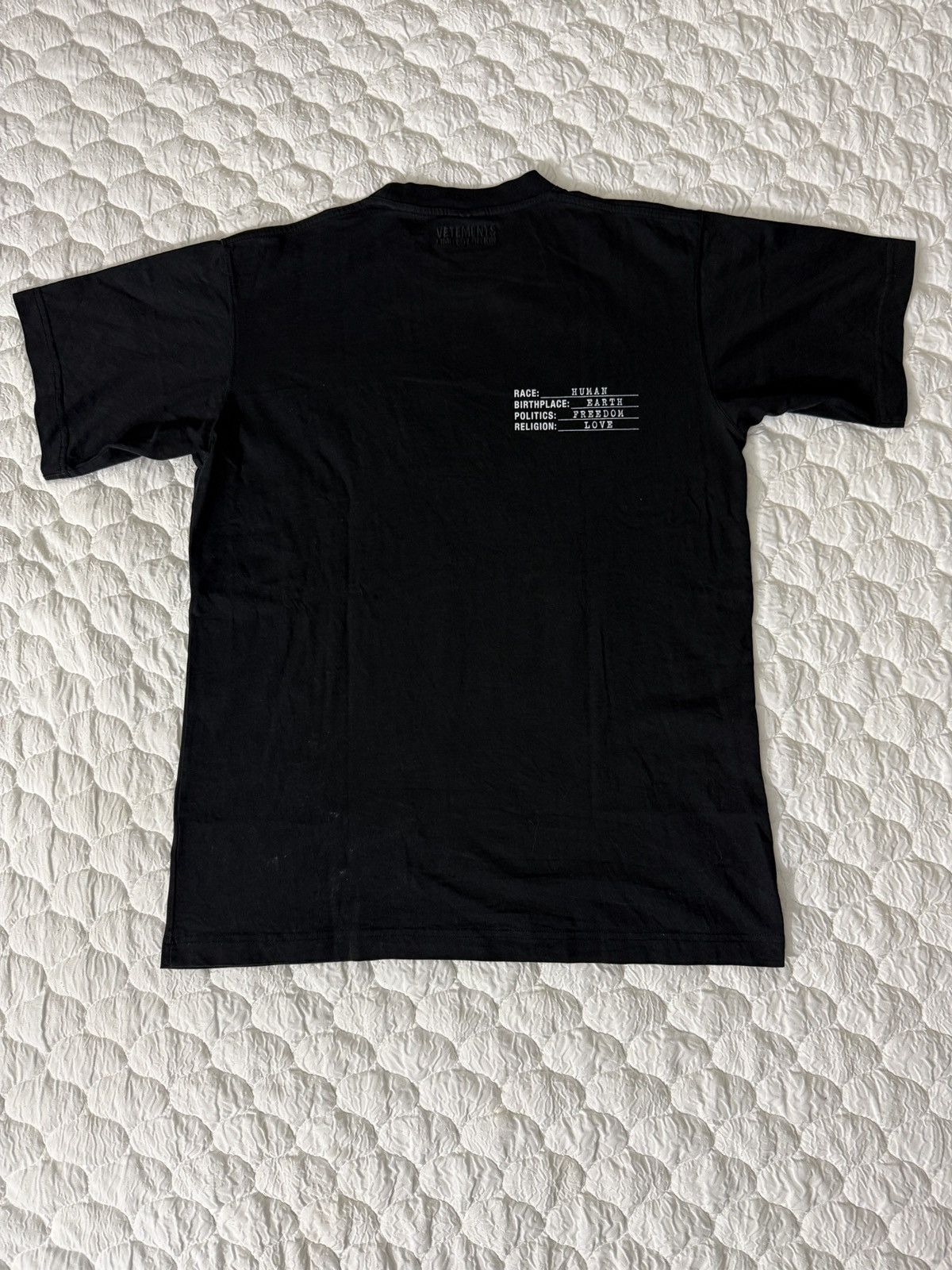 Vetements Vetements Human Rights / Human Identity T Shirt Size US XS / EU 42 / 0 - 2 Thumbnail