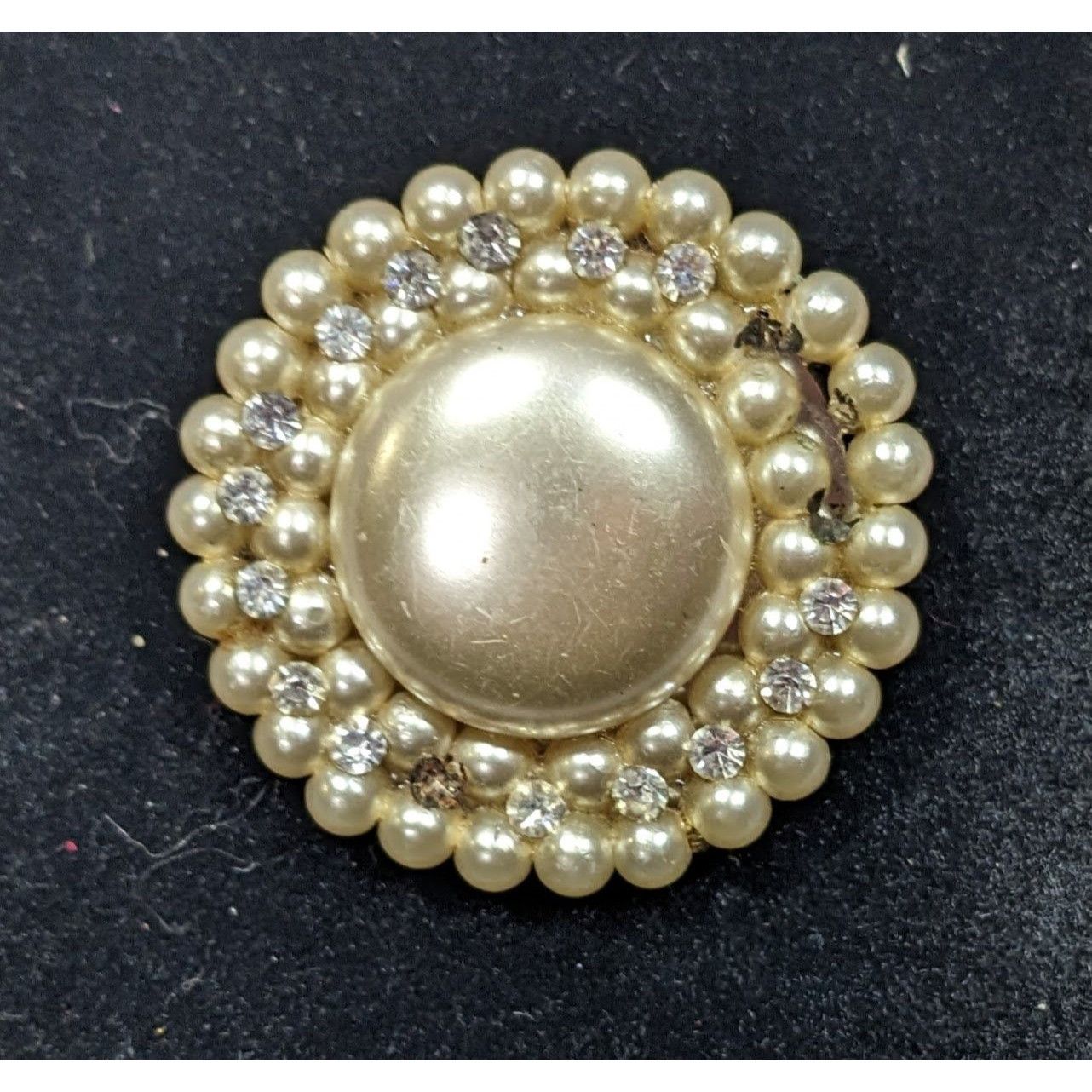 Other Vintage Faux Pearl Button Brooch With Faux Pearl Accents Size ONE SIZE - 4 Thumbnail