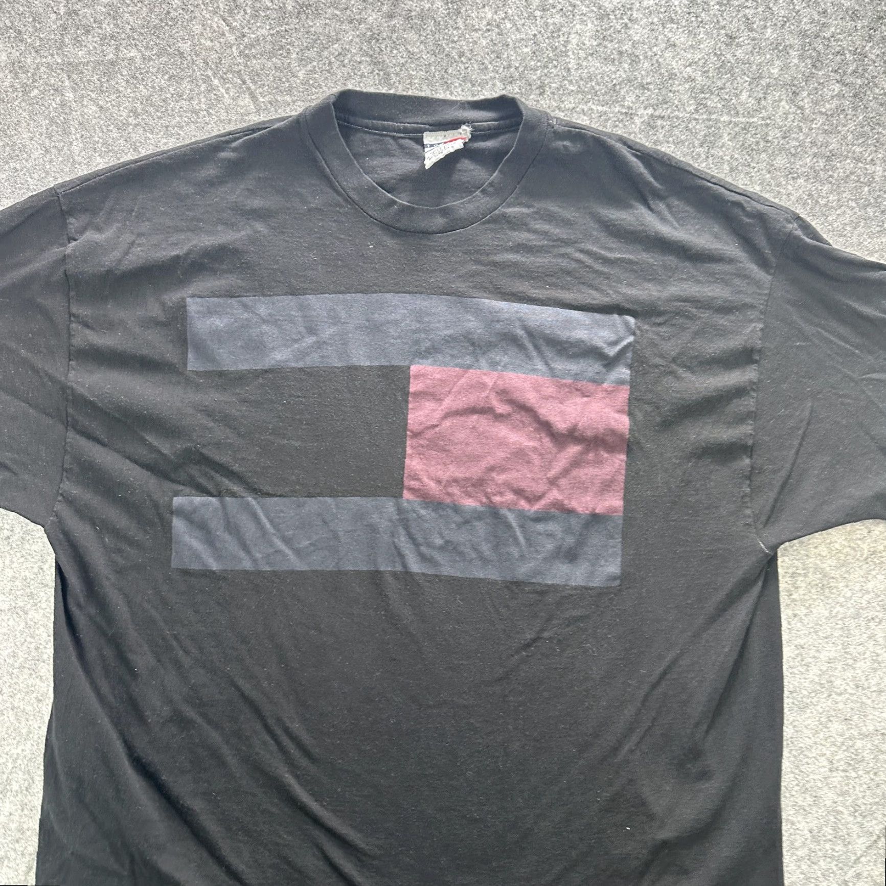 Tommy Hilfiger VINTAGE Tommy Hilfiger T-Shirt Men XL Black Logo Graphic 90s Made in USA Size US XL / EU 56 / 4 - 3 Thumbnail