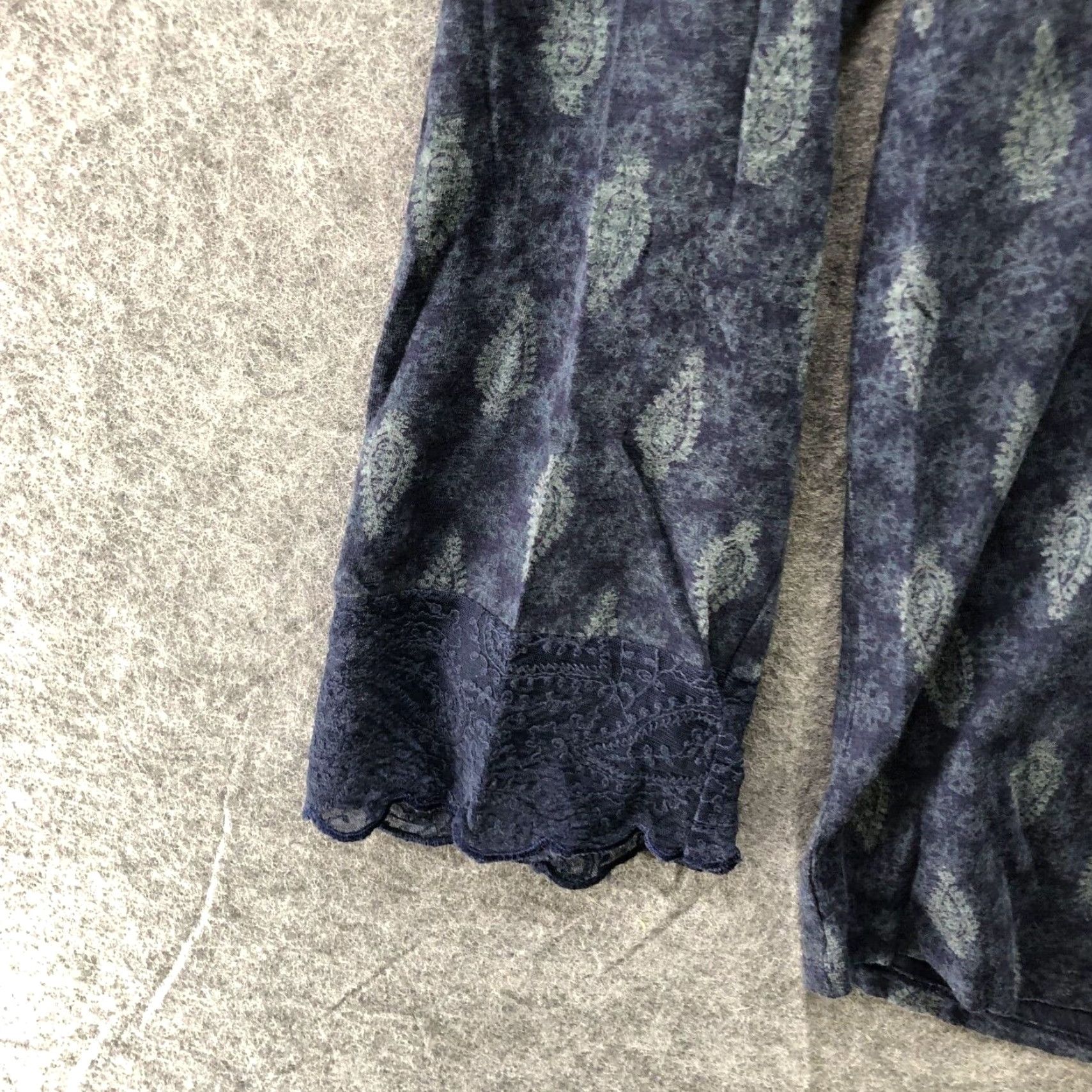 Lucky Brand Lucky Brand Boho Top Womens S Navy Blue 3/4 Sleeve V-Neck Paisley Print Cotton Blend Size S / US 4 / IT 40 - 5 Thumbnail