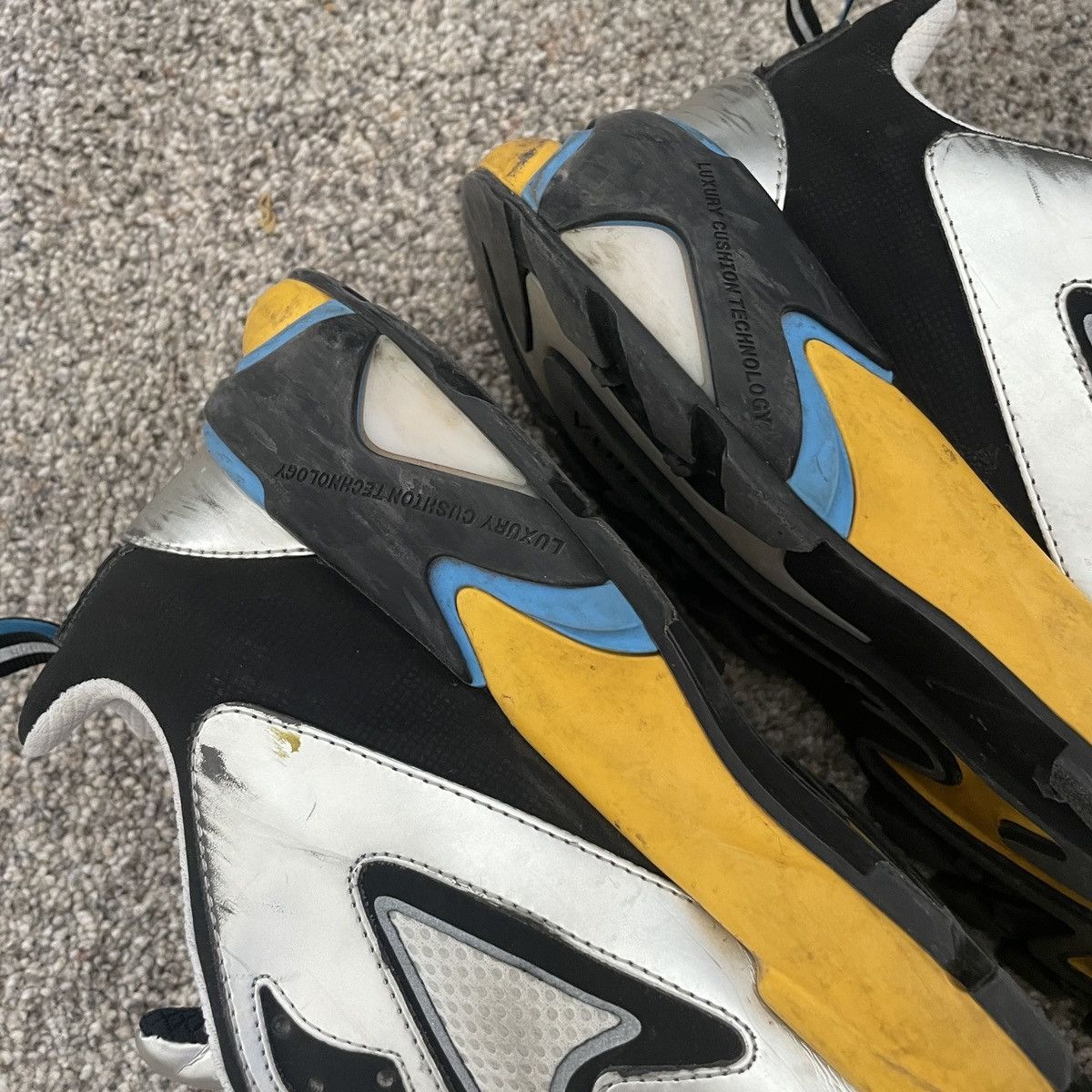 Louis Vuitton LOUIS VUITTON TATIC SNEAKER SILVER YELLOW BLACK RARE Size US 8.5 / EU 41-42 - 8 Thumbnail