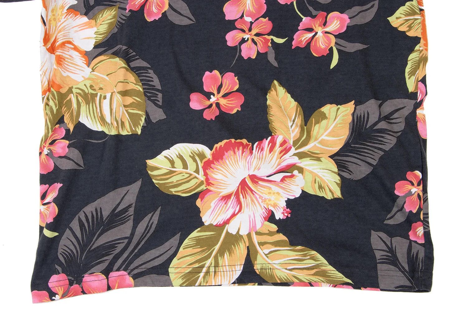 Etro Hibiscus Print T-Shirt in Black, Orange, and Pink, Size S Size US S / EU 44-46 / 1 - 5 Thumbnail