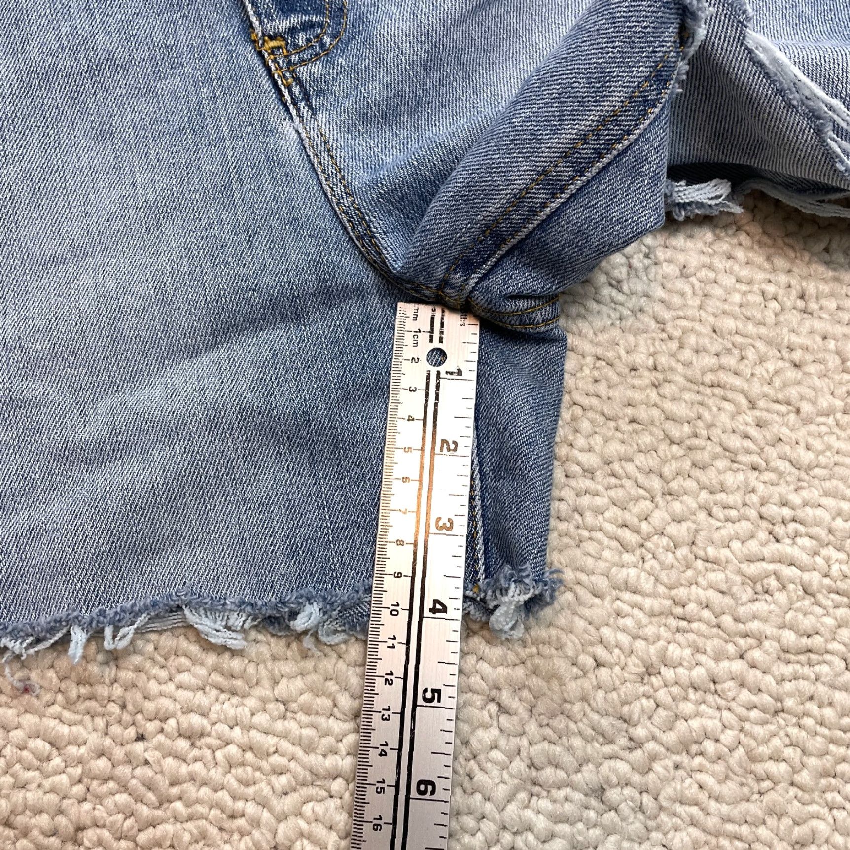 Tommy Hilfiger VINTAGE Tommy Hilfiger Jeans Shorts Womens 12 Hipster Blue Denim Medium Wash Cutoff Size 34" / US 12 / IT 48 - 3 Thumbnail