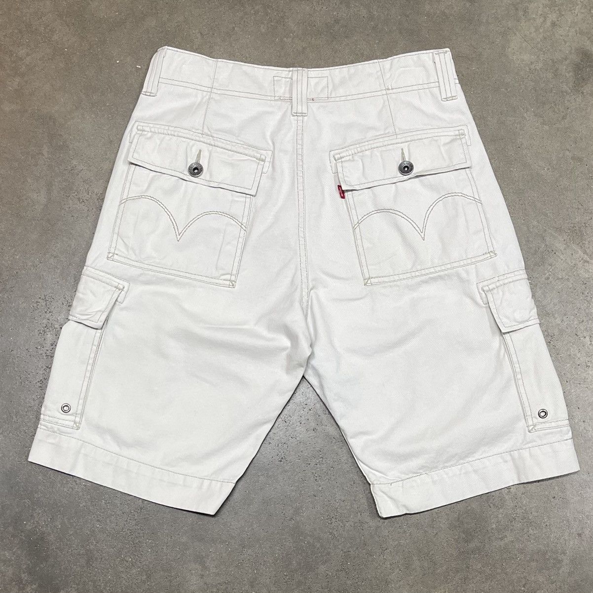 Levi's Vintage Levi’s 90s Distressed y2k Carrier Cargo Shorts Size US 29 - 2 Thumbnail