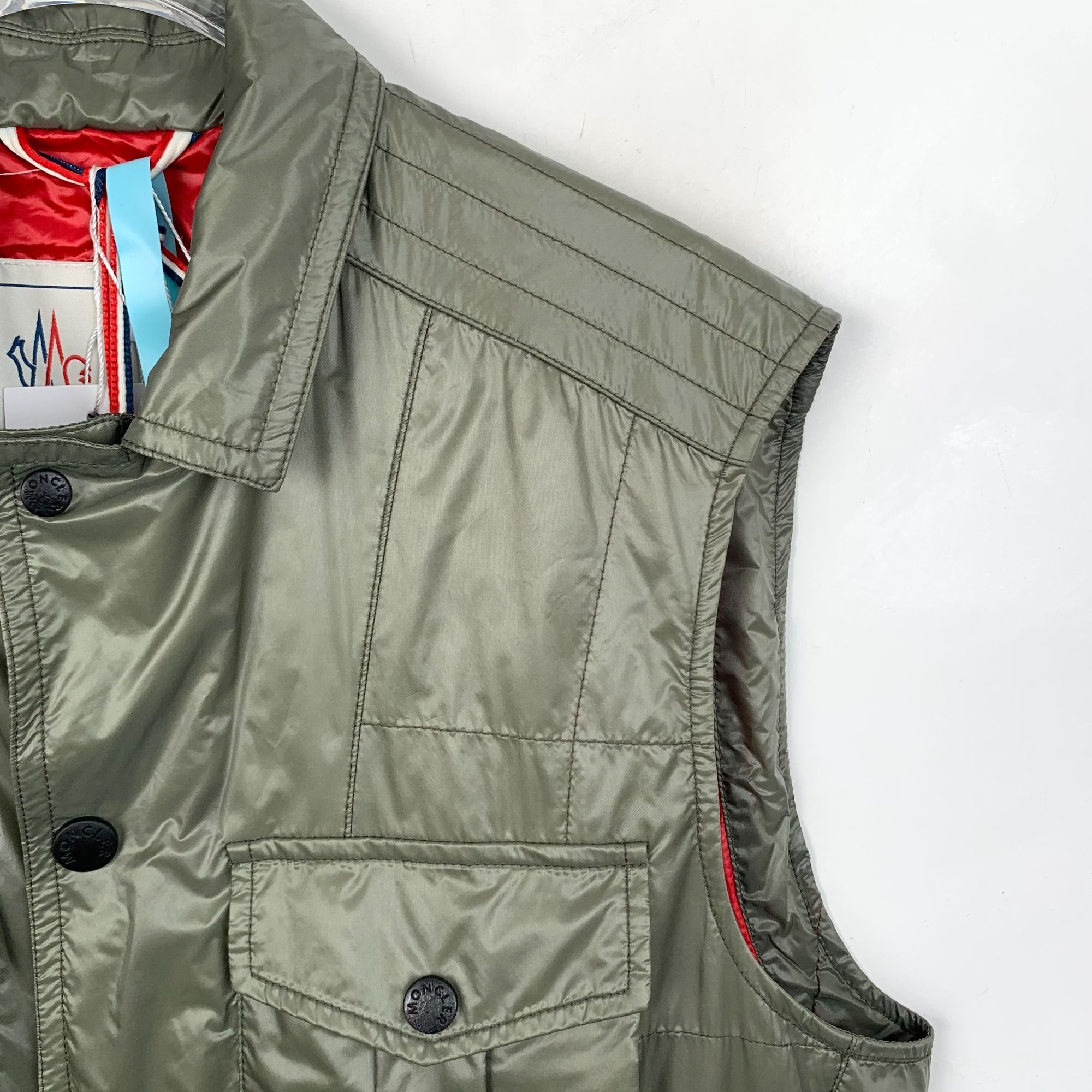 Moncler [Moncler] Military Green Embroidered Logo Notch Lapel Down V Size US L / EU 52-54 / 3 - 9 Thumbnail